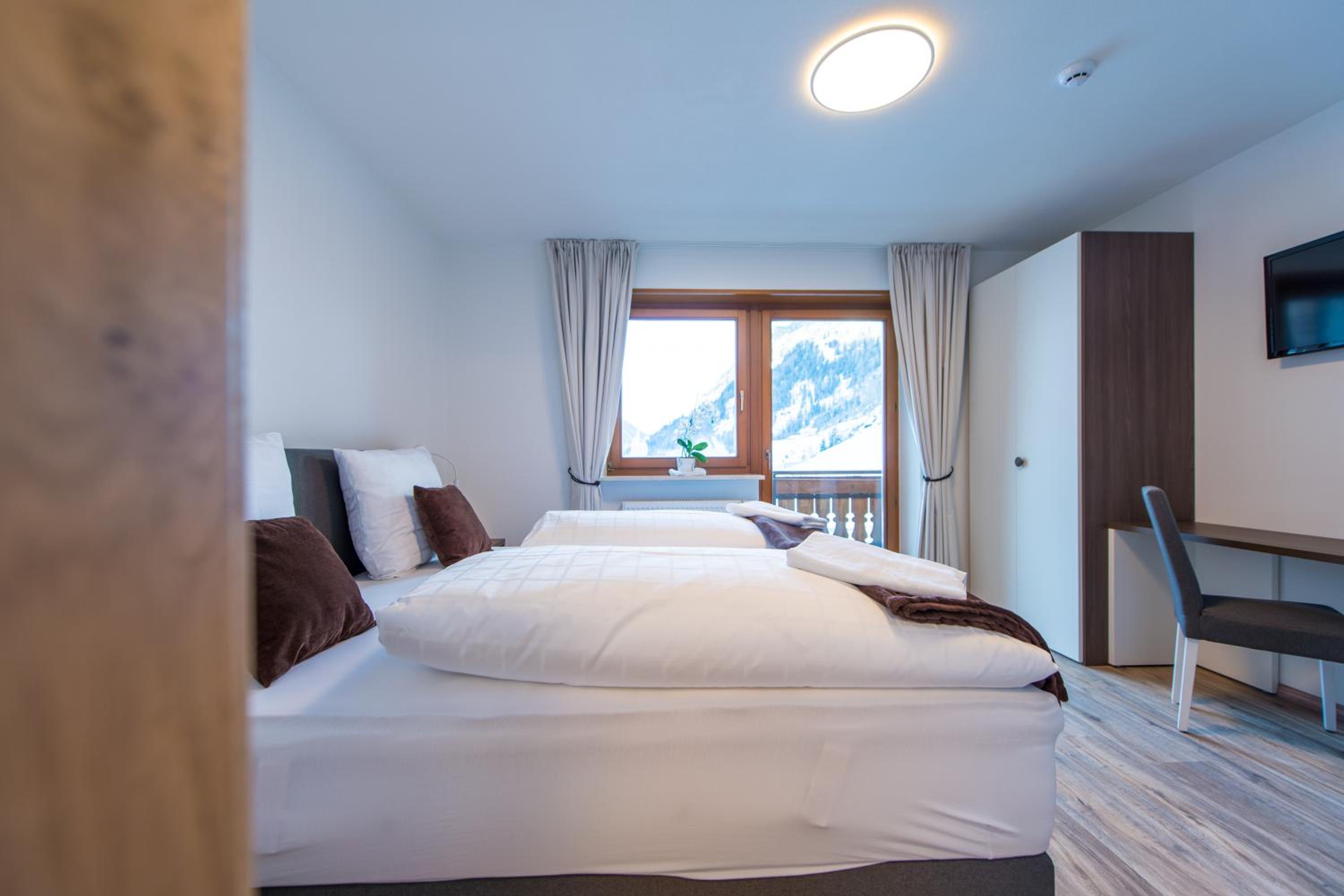 Standard Double Room photo 3