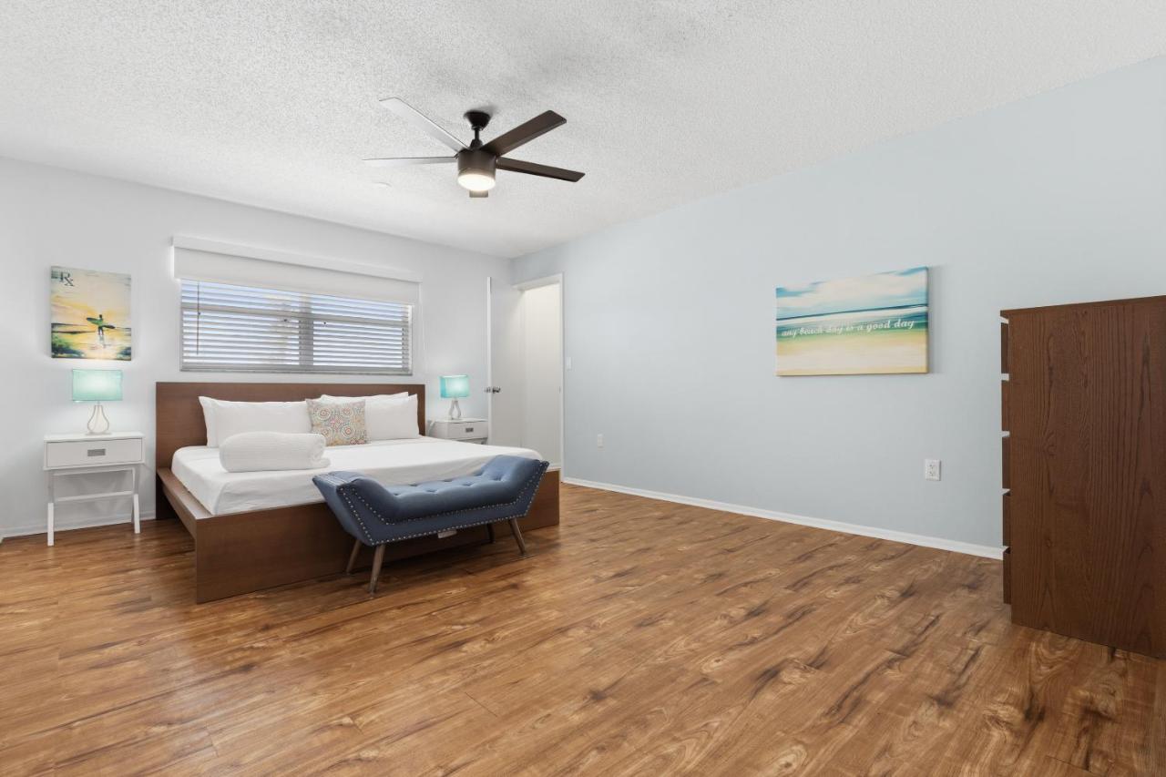 Standard king room