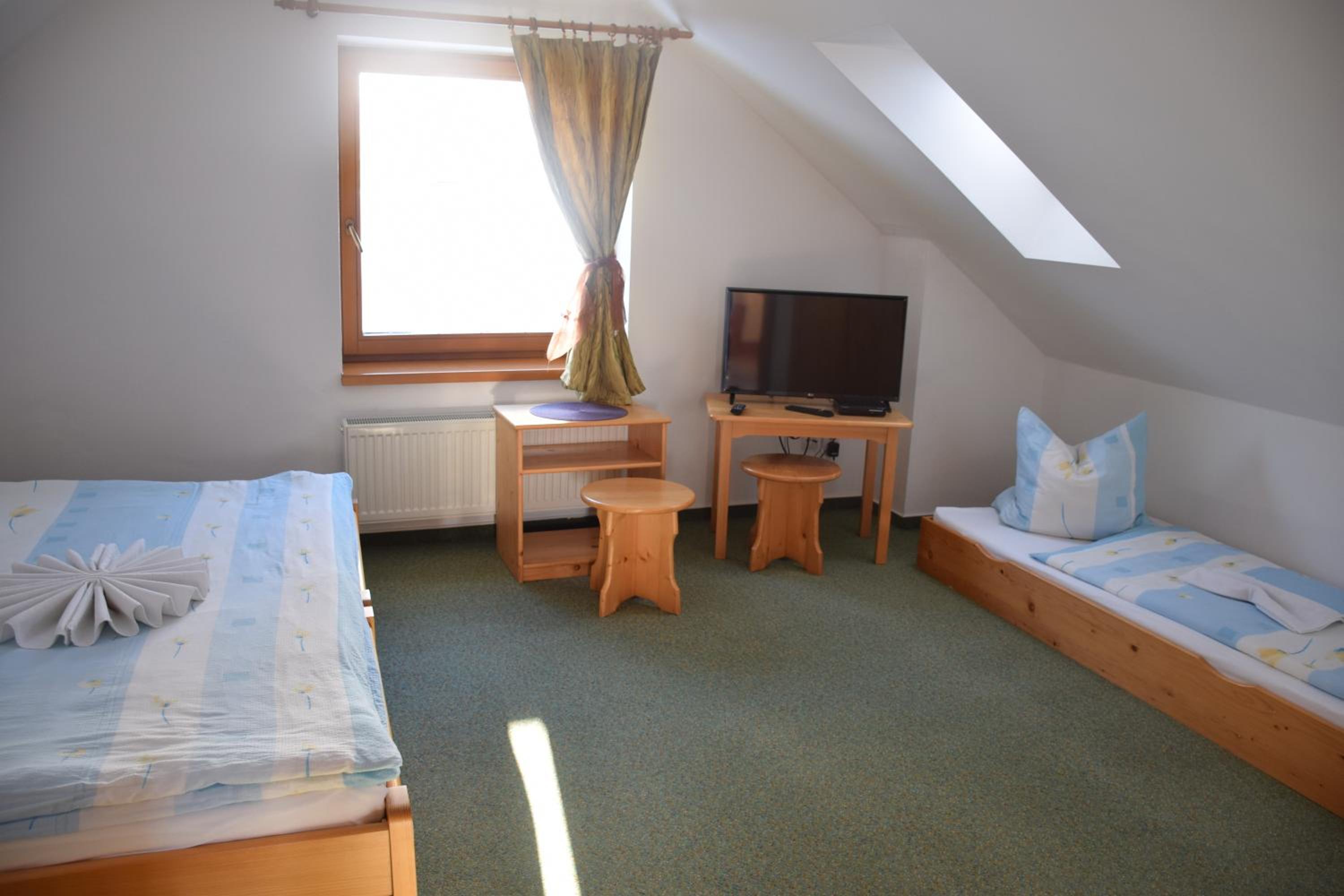 Double Room with Extra Bed photo 1