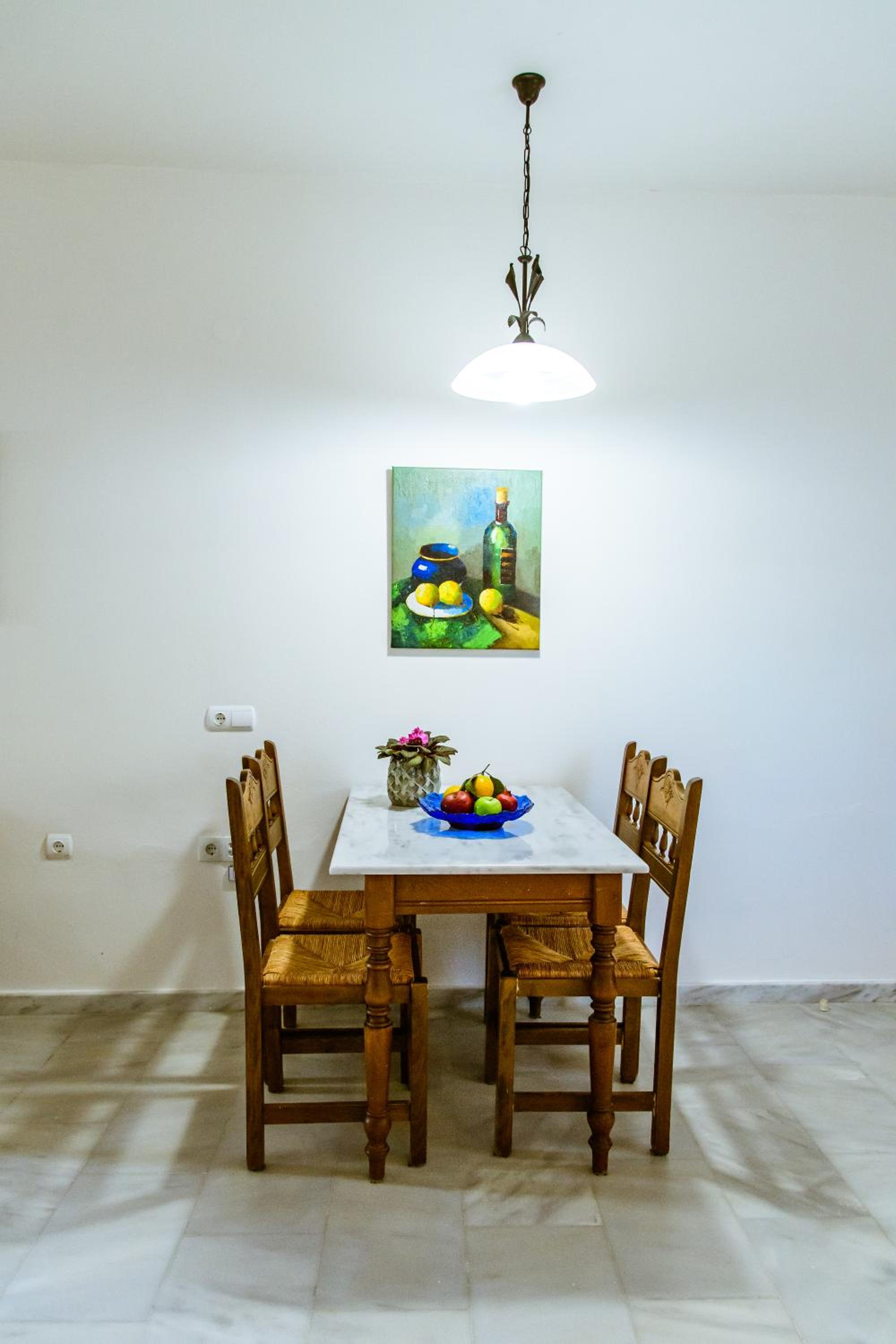 One-Bedroom Apartment - Photo 8