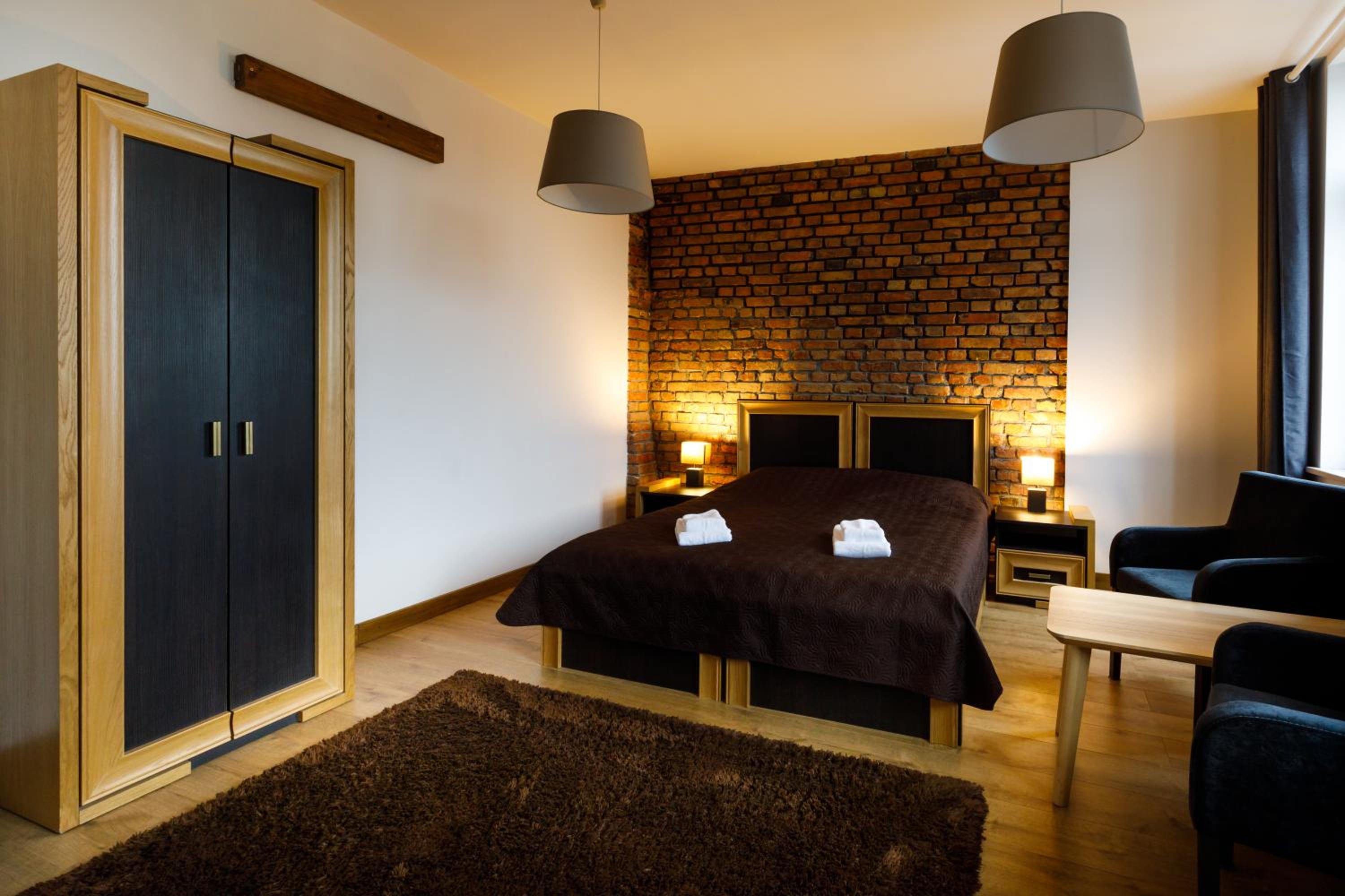 One-Bedroom Apartment - Photo 9