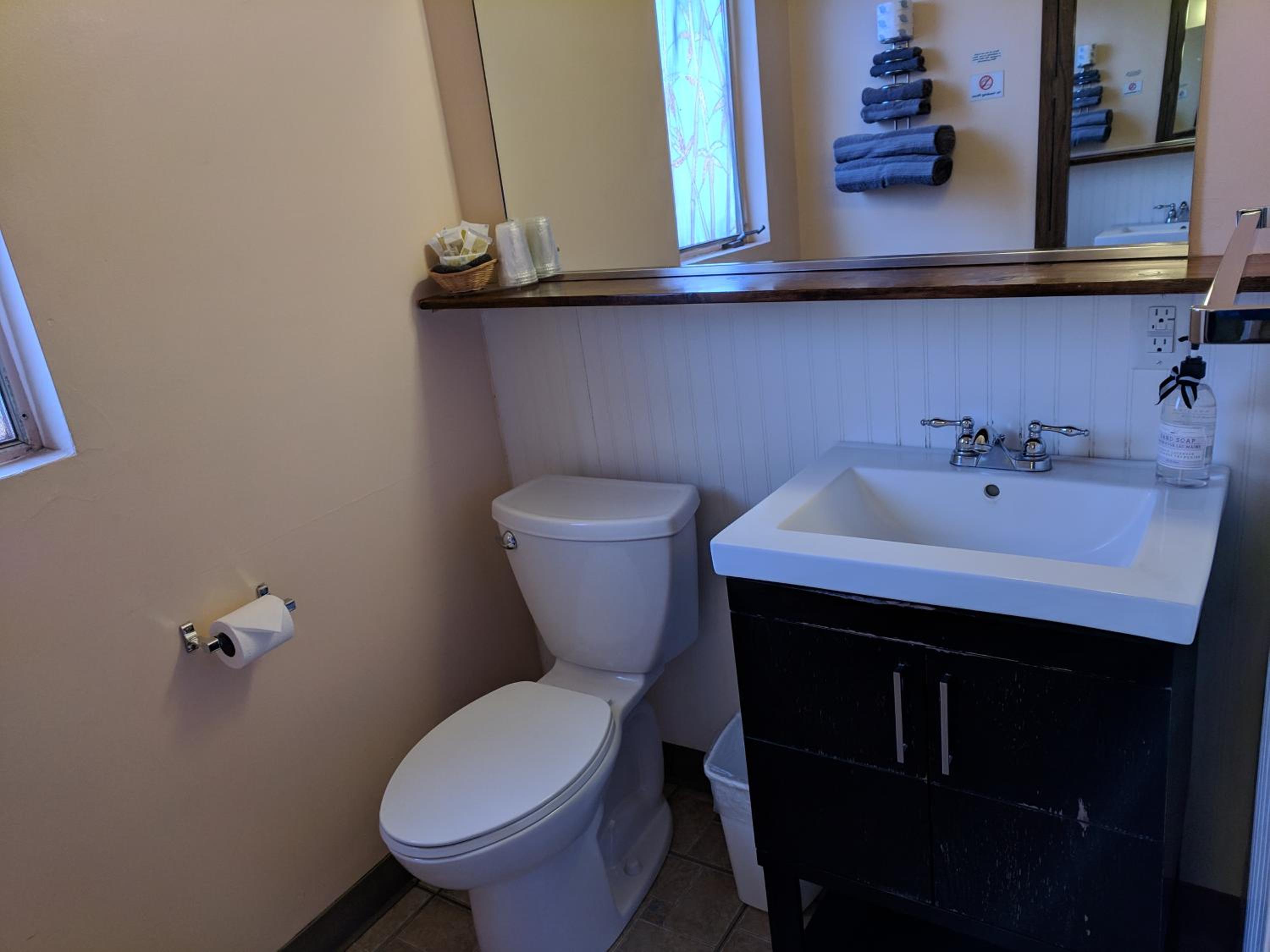 Queen Room photo 3