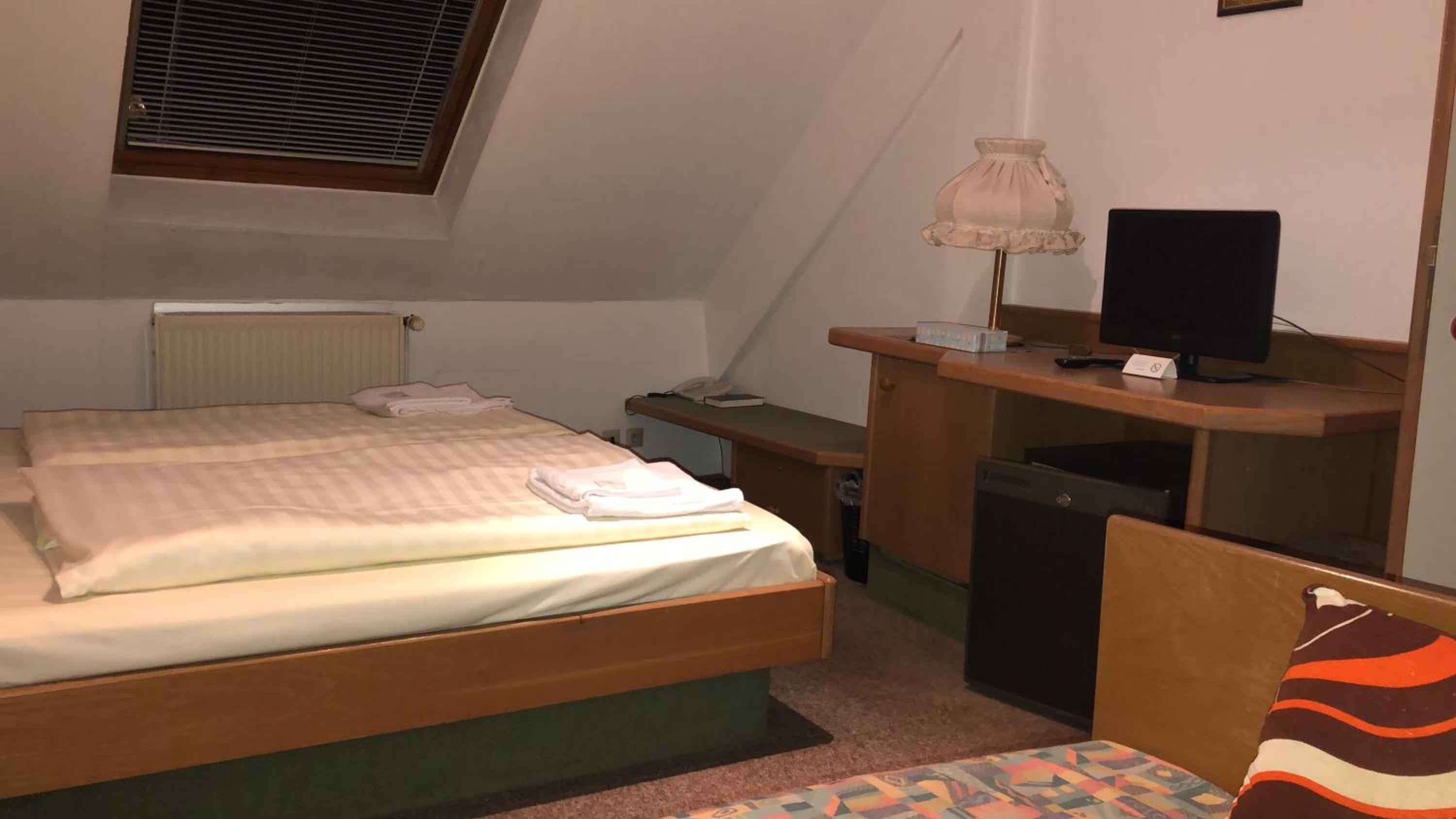 Double Room - Photo 11
