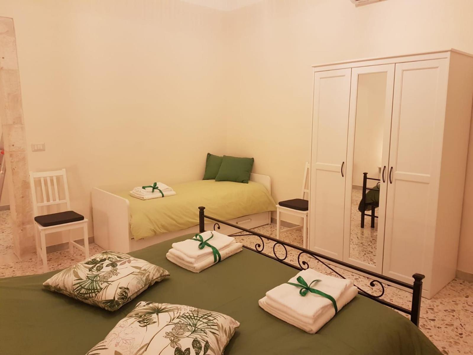 One-Bedroom Apartment - Photo 1