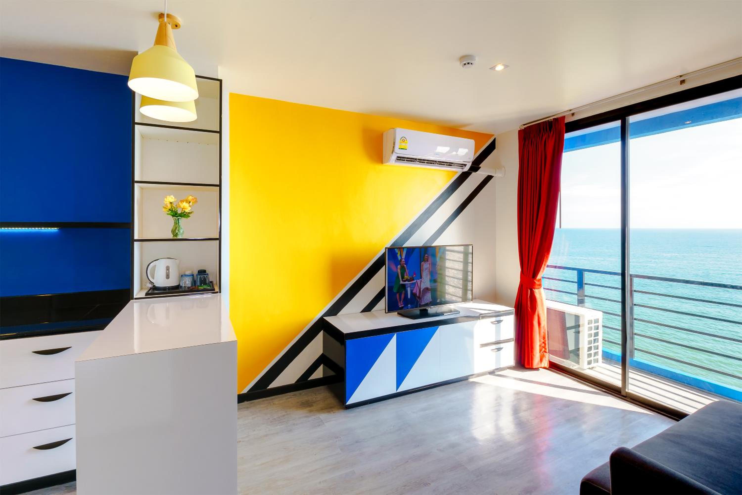 Double or Twin Room with Sea View photo 2