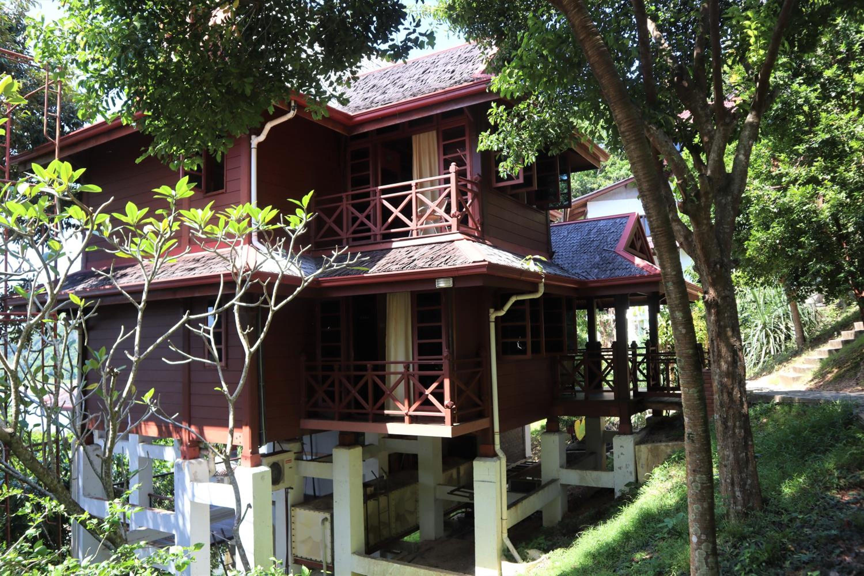 Four-Bedroom House photo 2