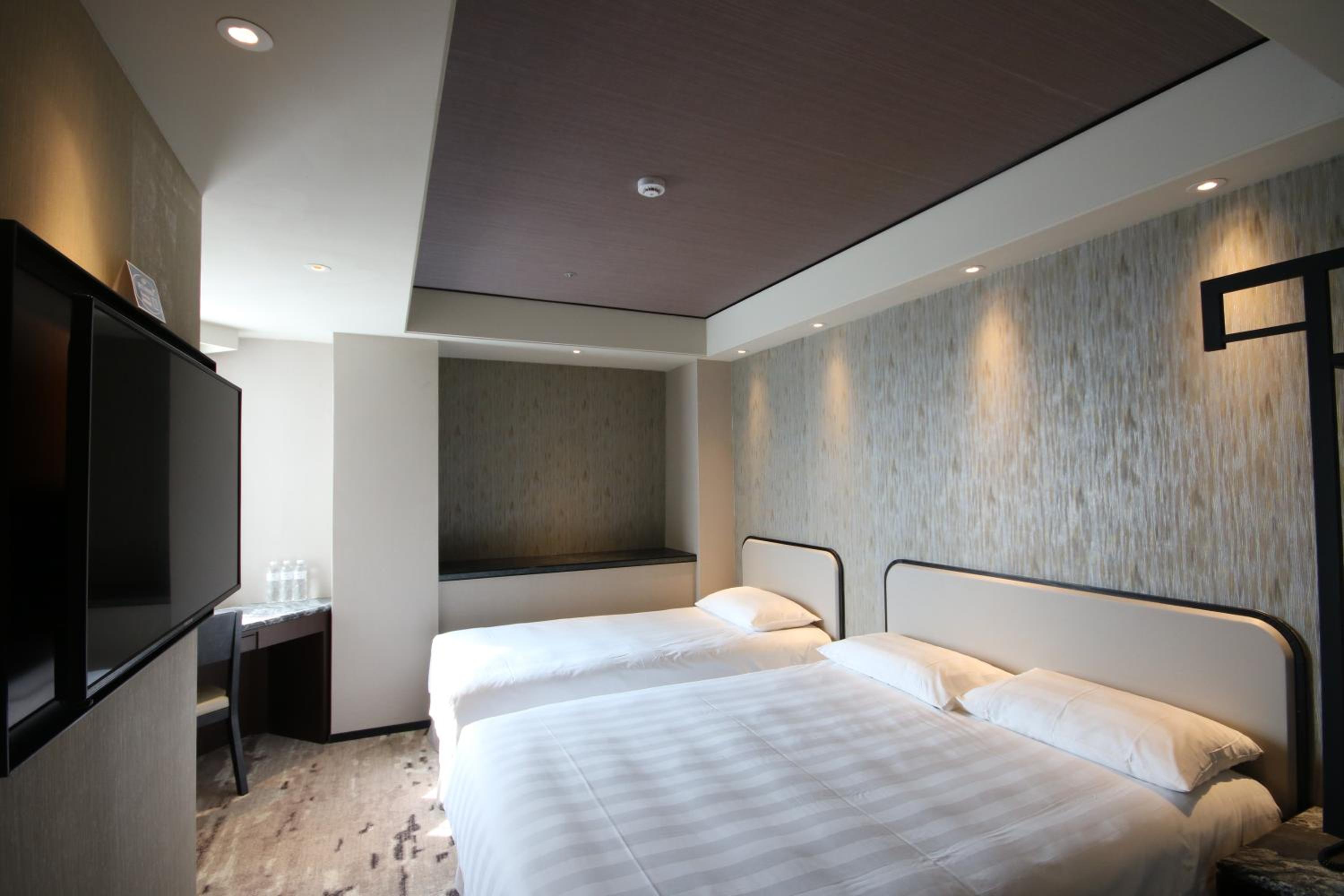 Triple Room with City View - Photo 1