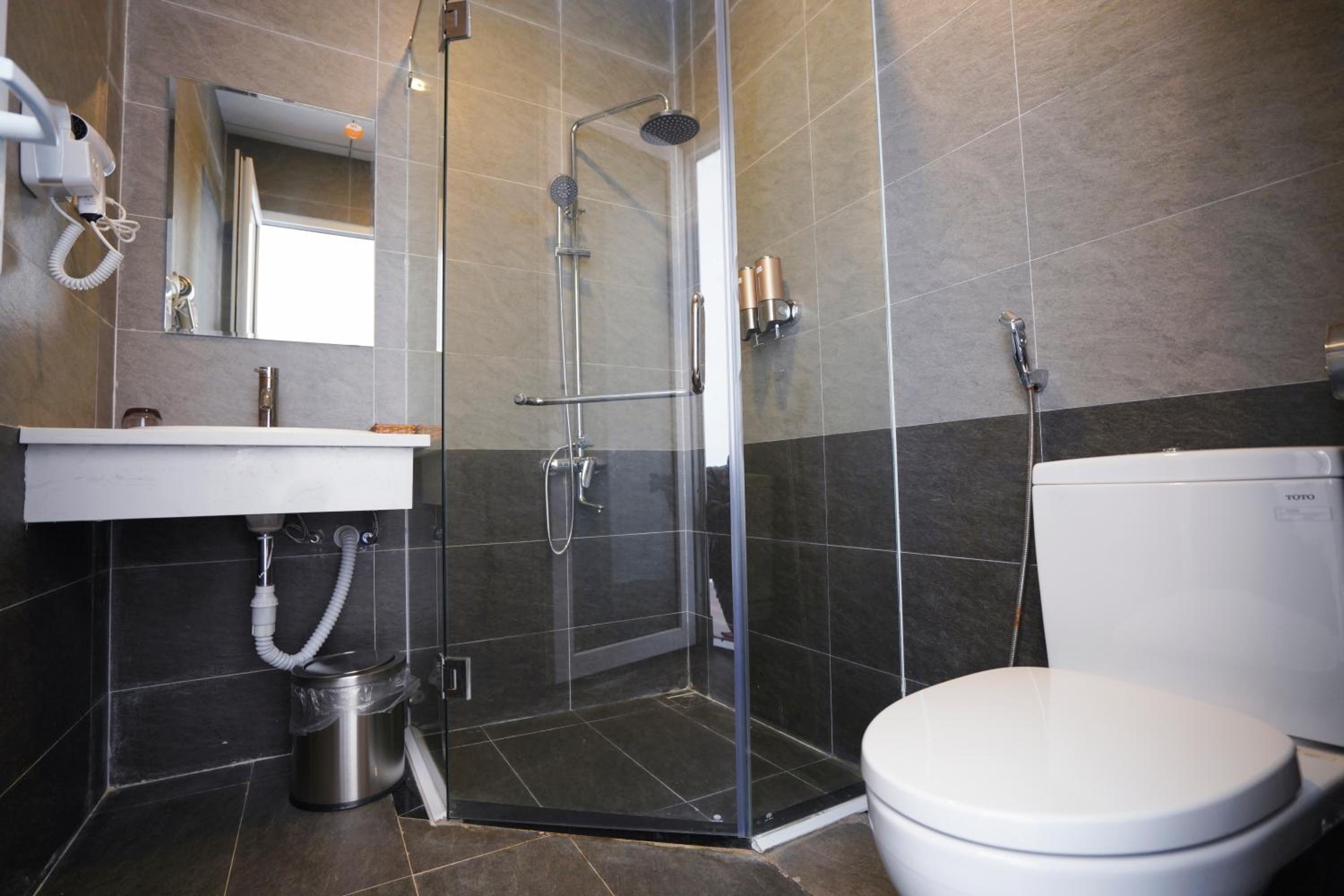 Deluxe Double Room with Balcony - Photo 22