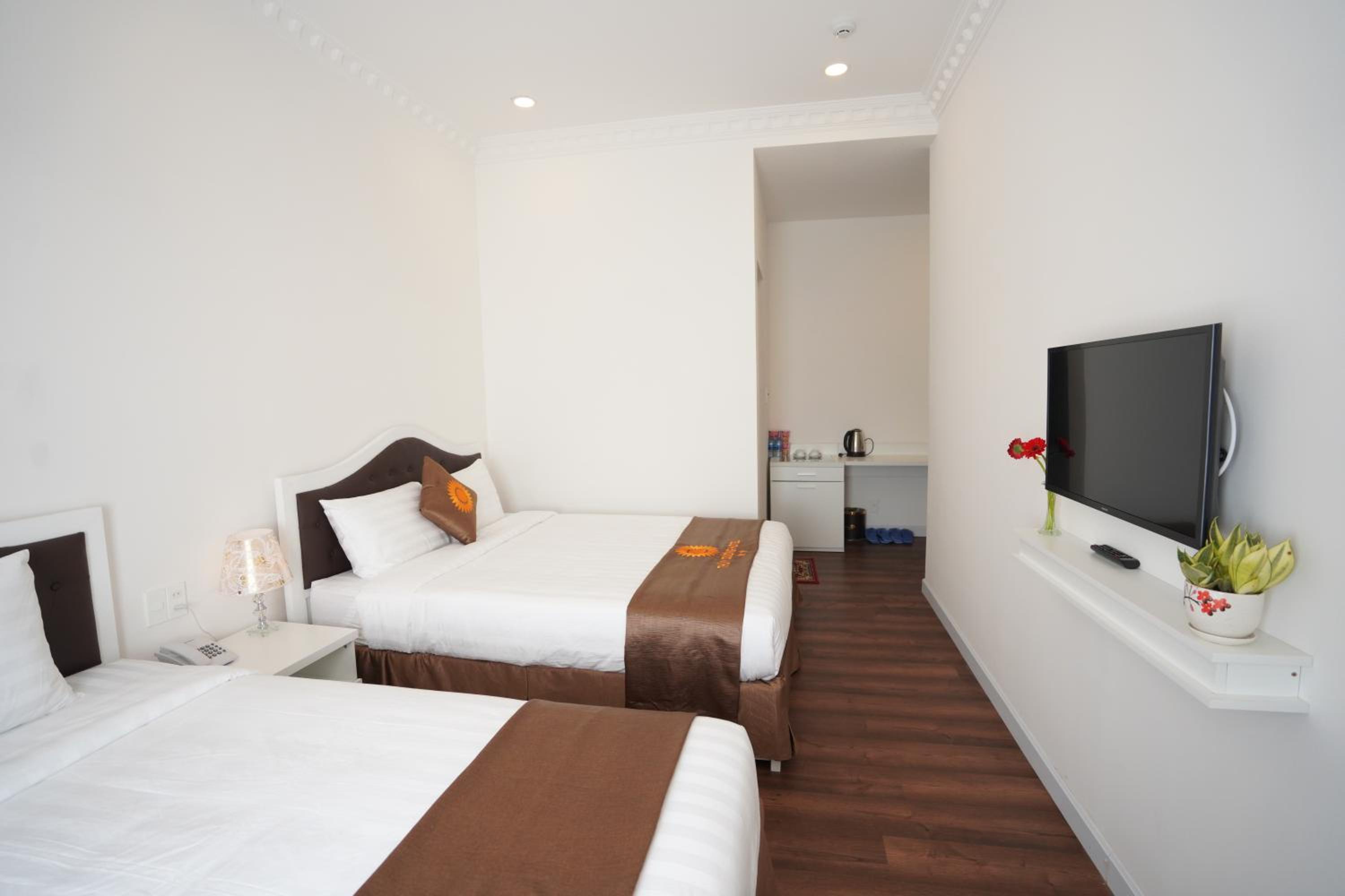 Deluxe Quadruple Room - Photo 22