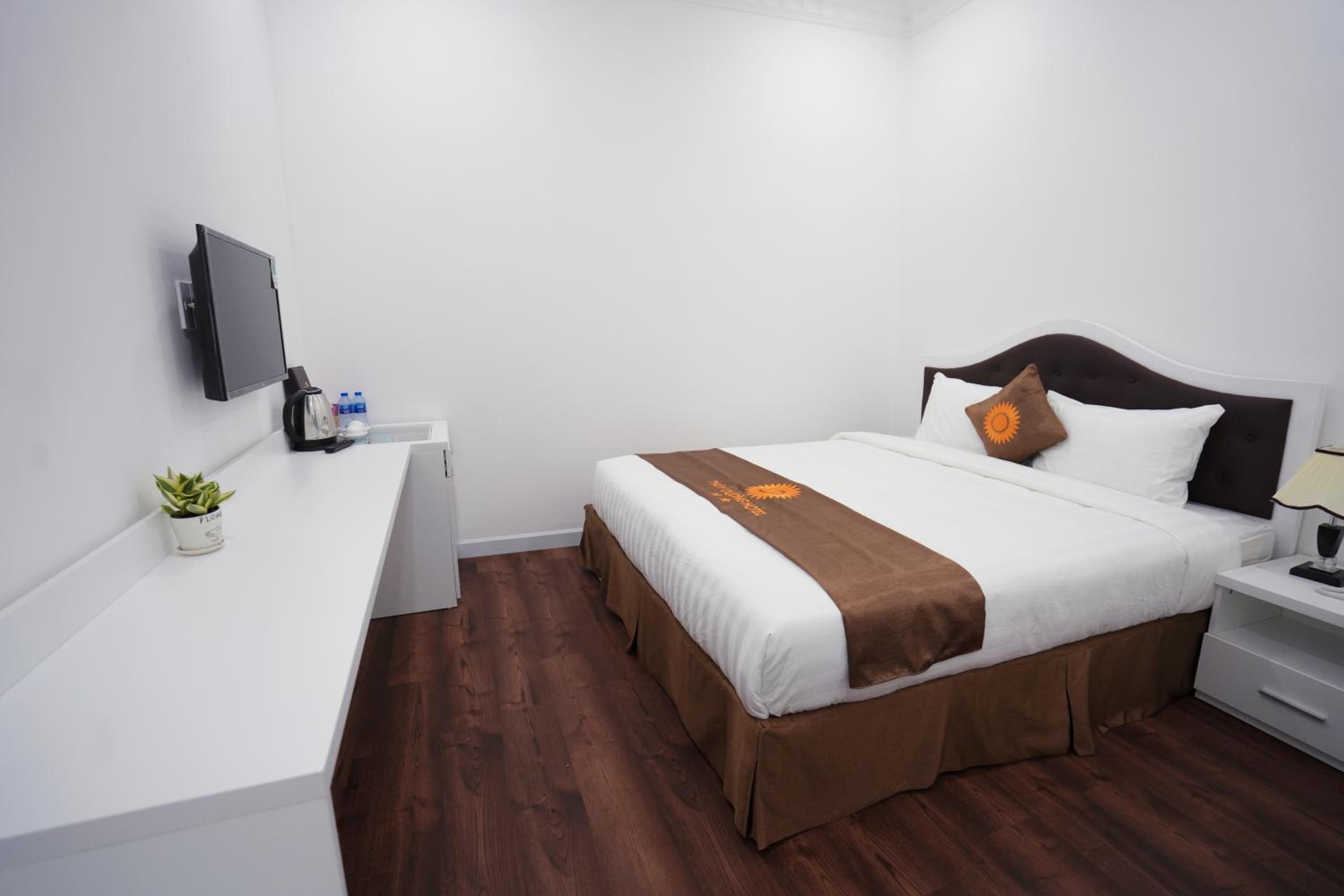 Standard Double Room - Photo 10