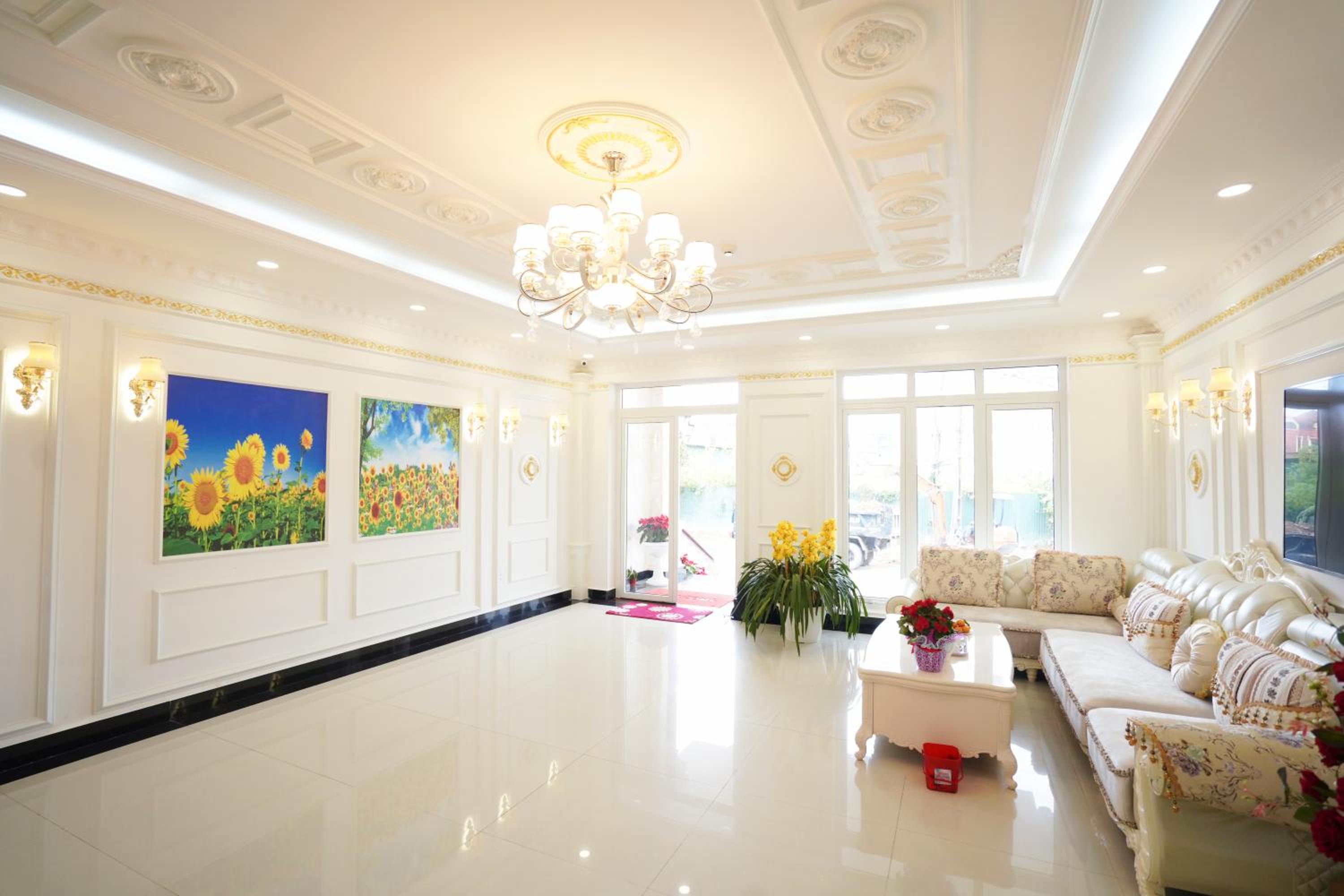 Deluxe Double Room with Balcony - Photo 13