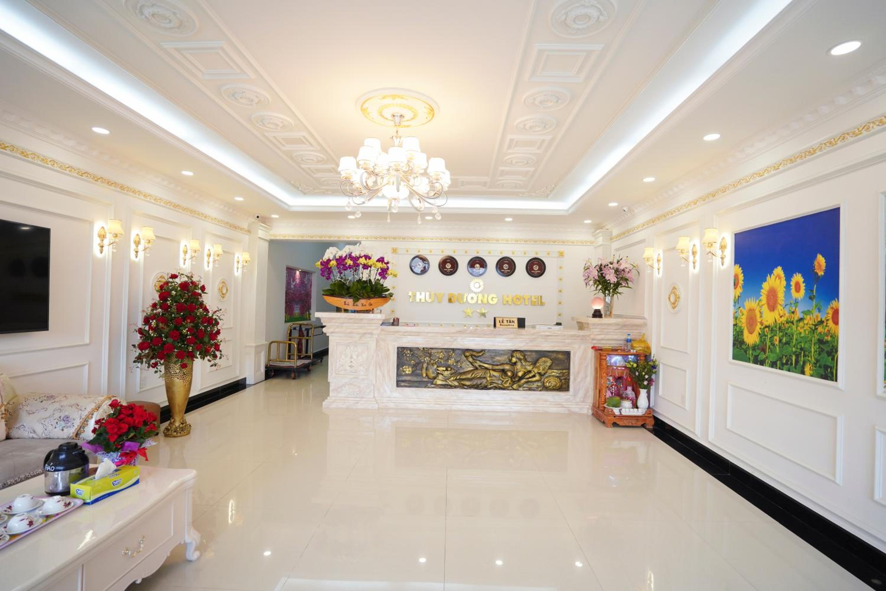 Deluxe Double Room with Balcony - Photo 9