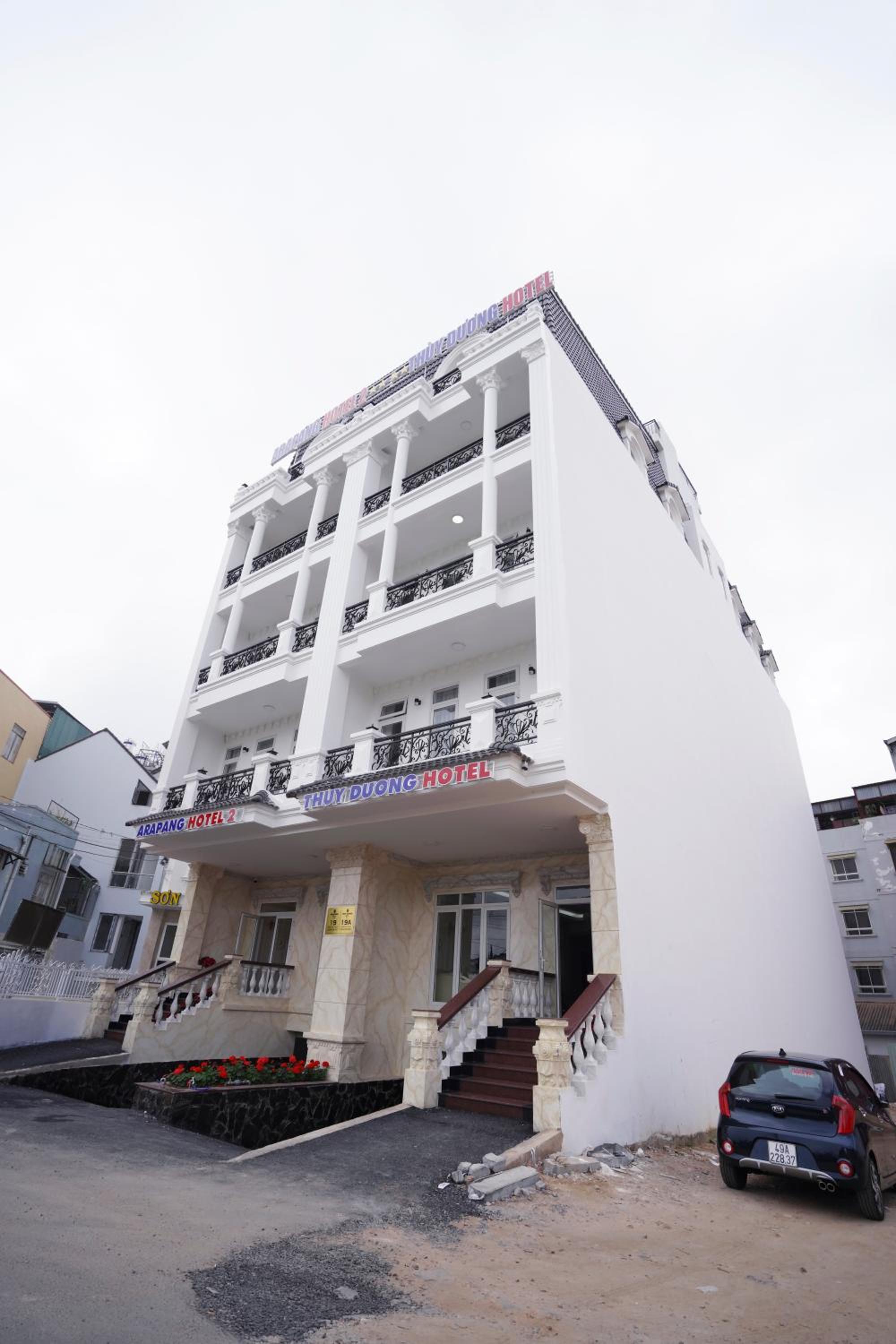 Deluxe Double Room with Balcony - Photo 8
