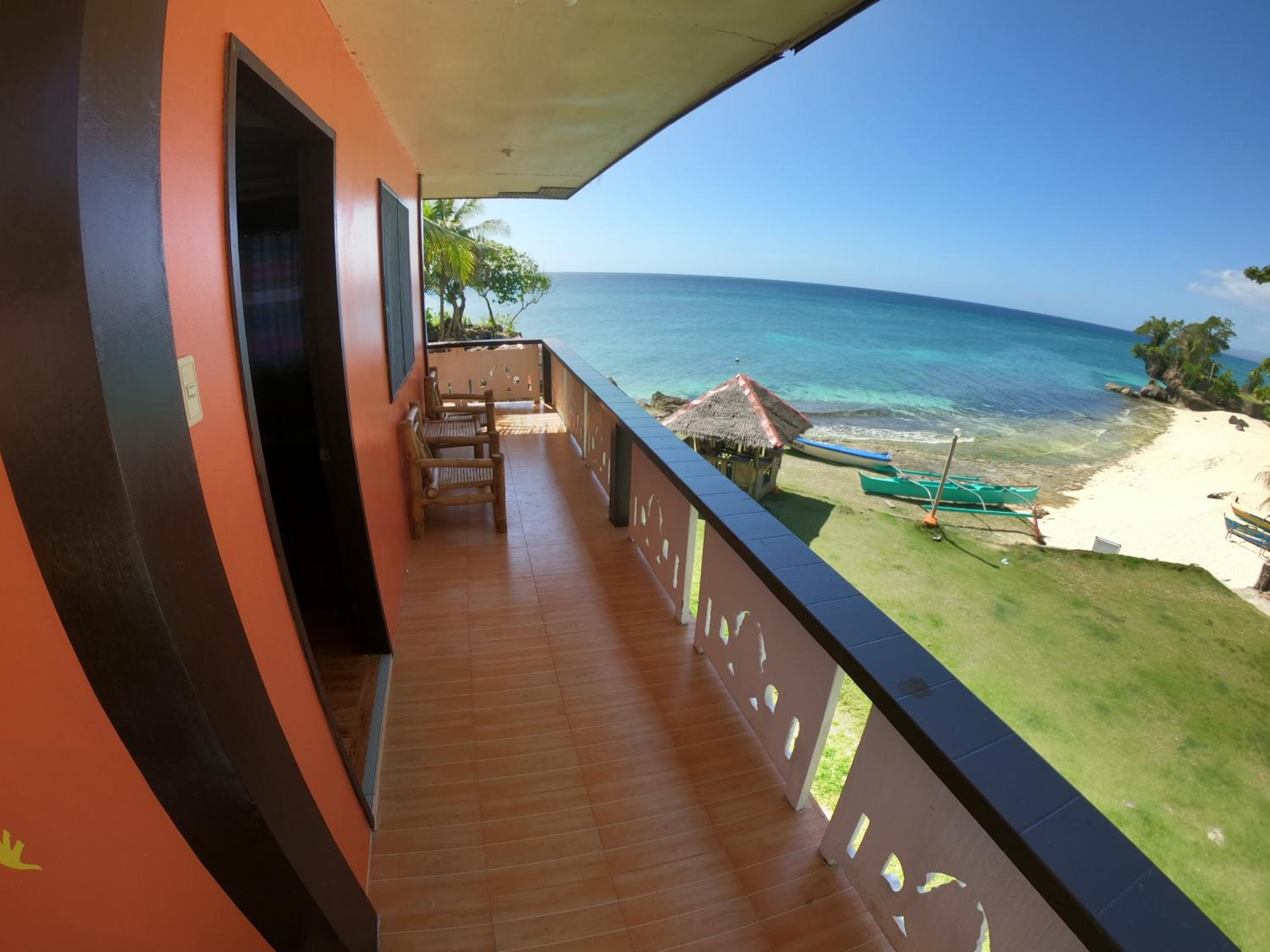Queen Room with Sea View - Photo 7
