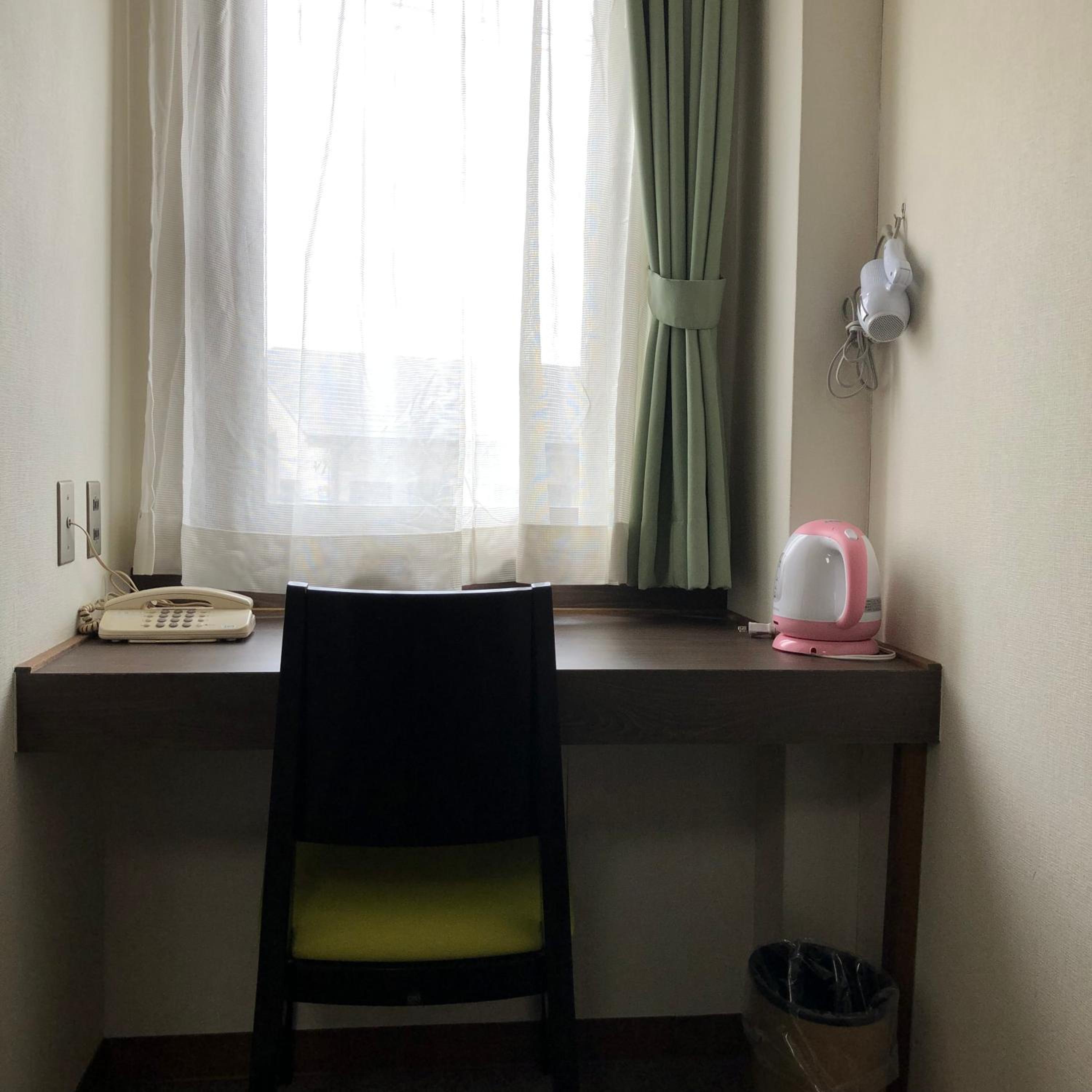 Single Room - Non-Smoking photo 3