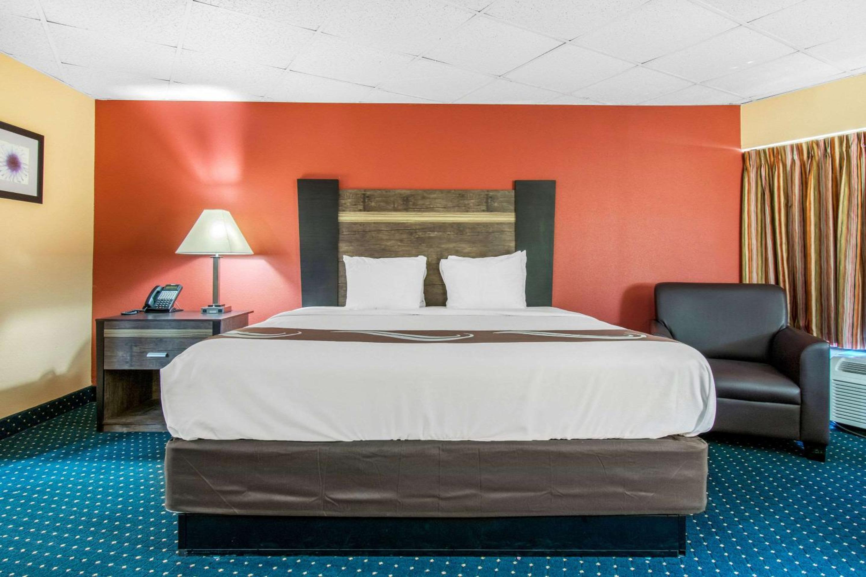 King Room - Accessible/Non-Smoking photo 2