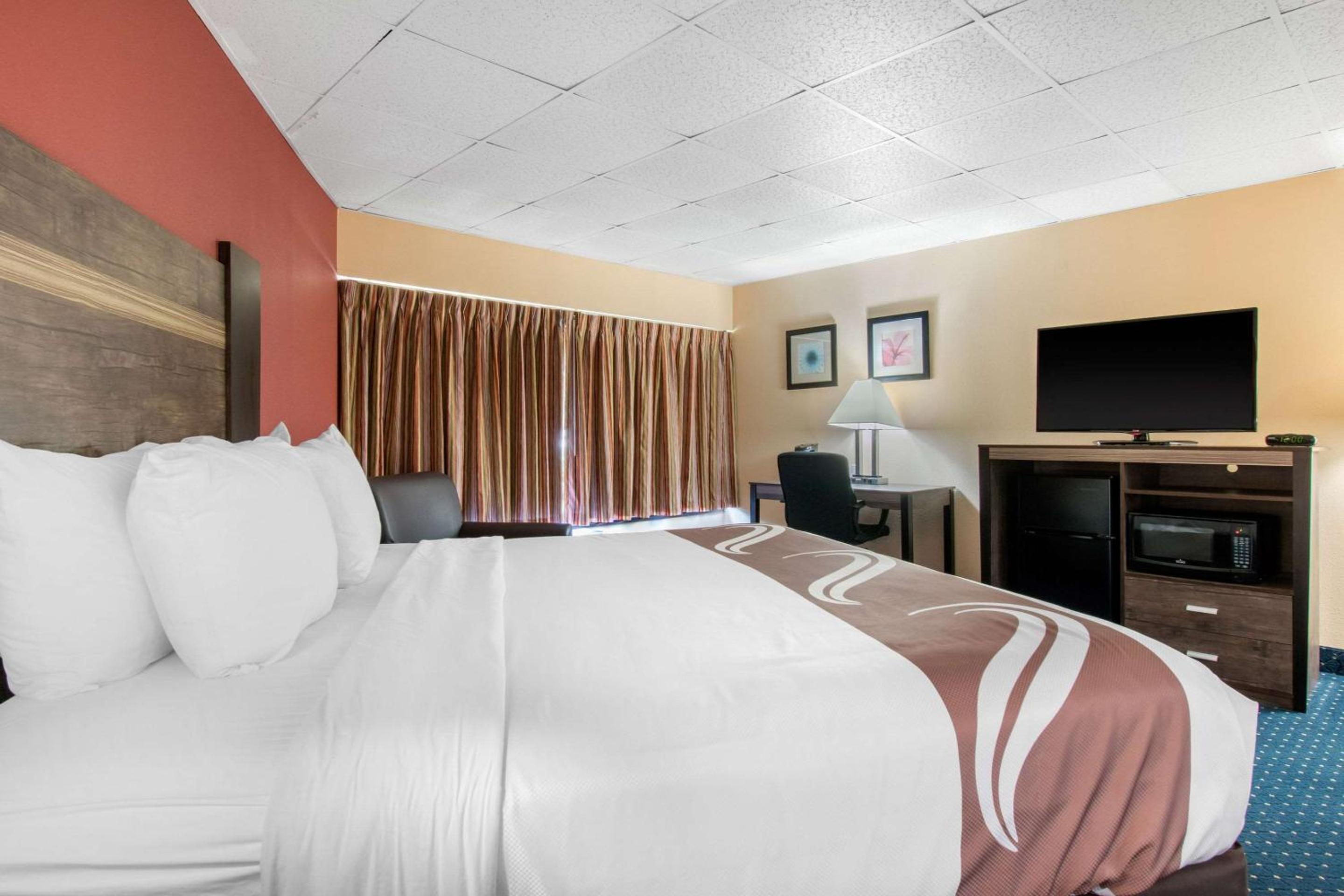 King Room - Non-Smoking photo 3