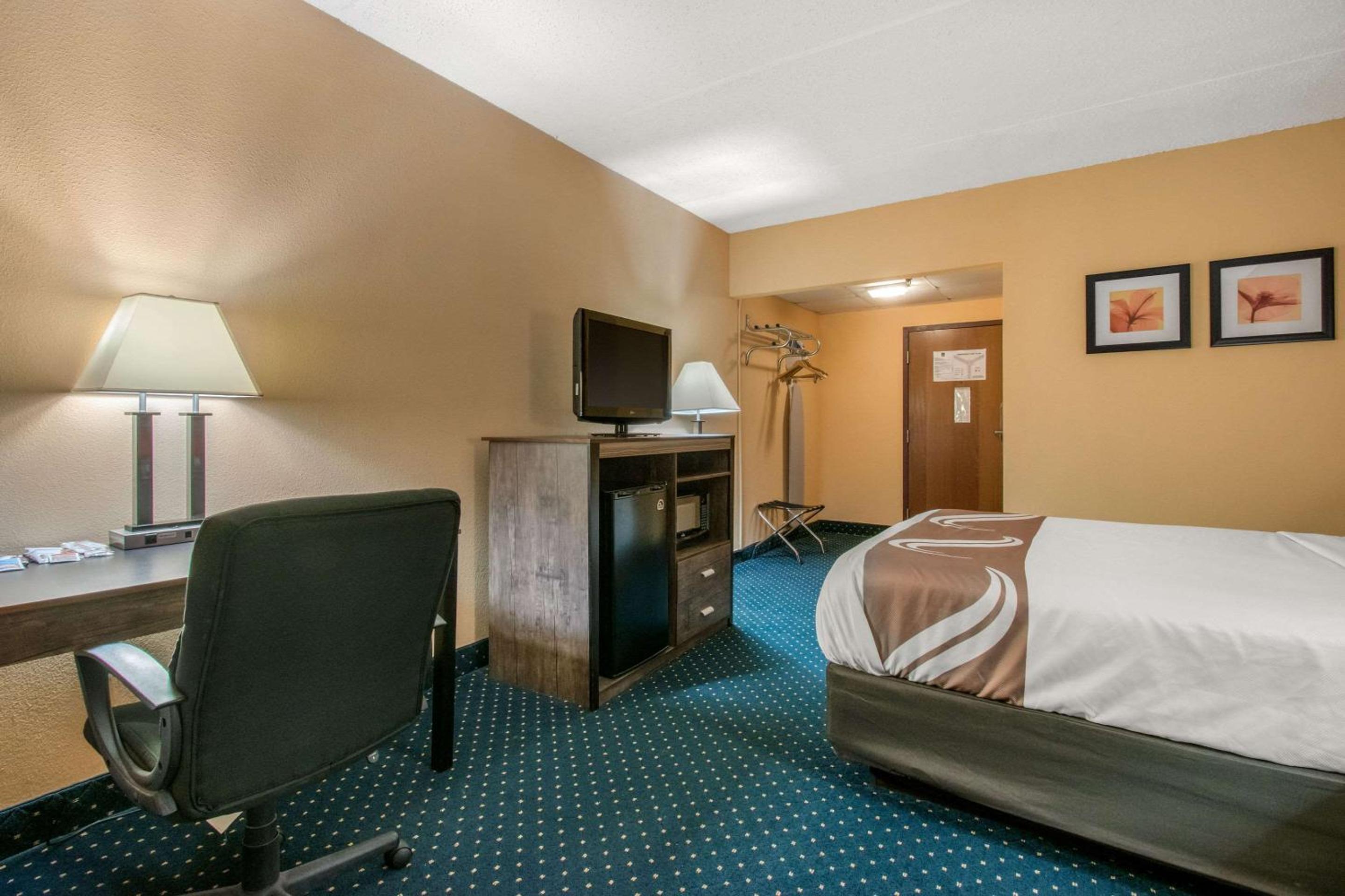 Double Room - Accessible/Non-Smoking photo 3