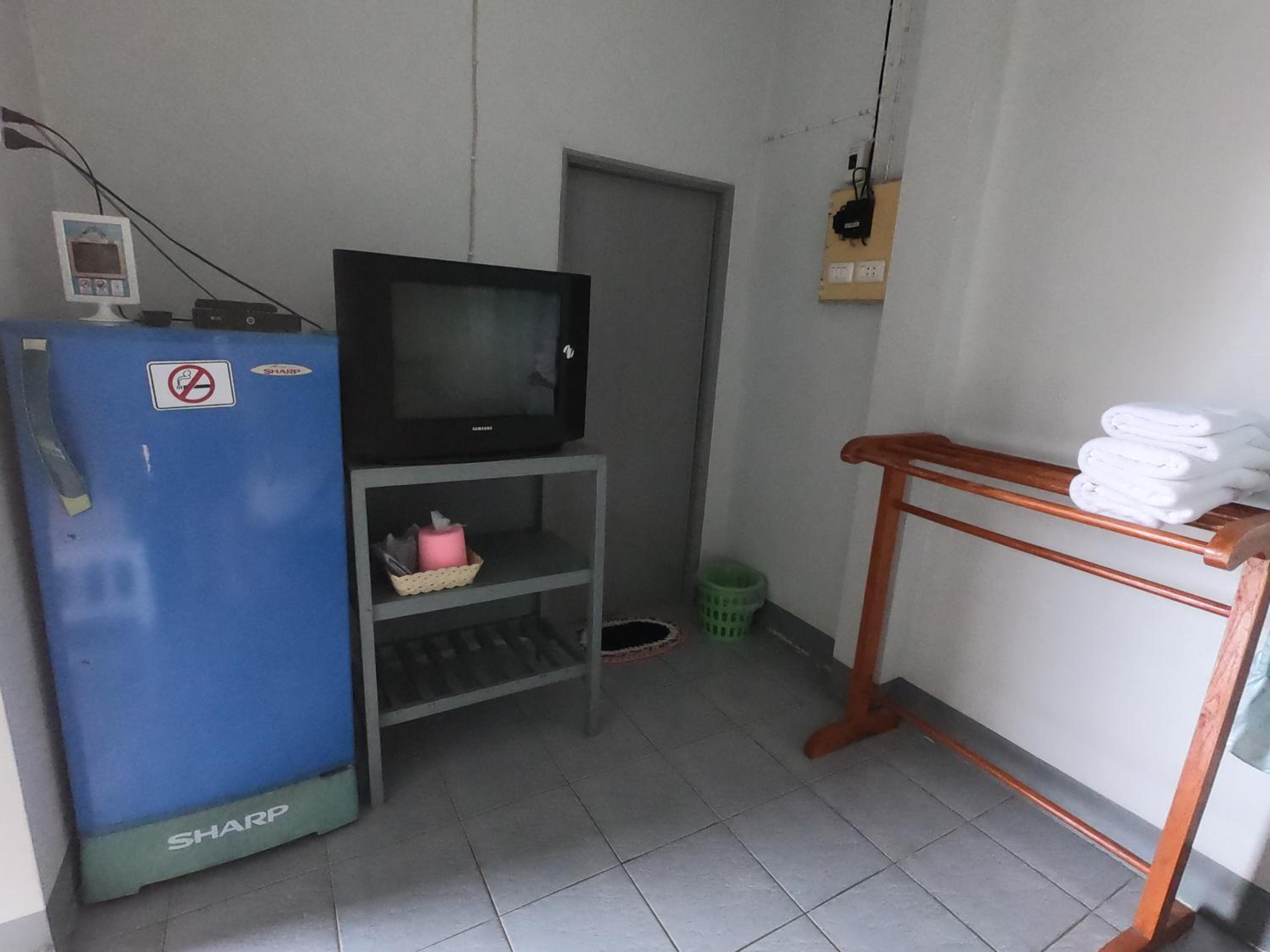 Quadruple Room with Balcony - Photo 1