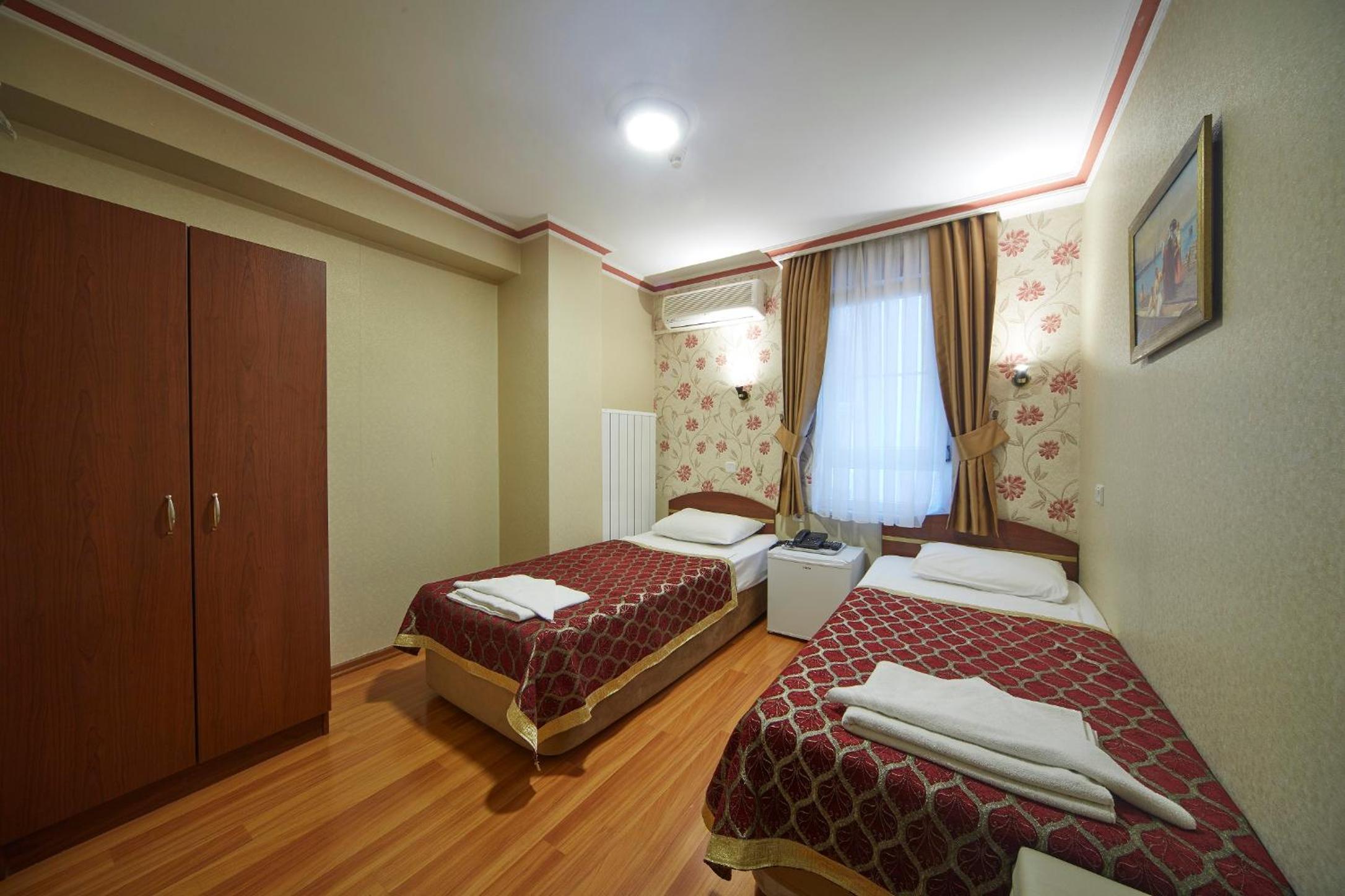 Standard Double or Twin Room photo 2