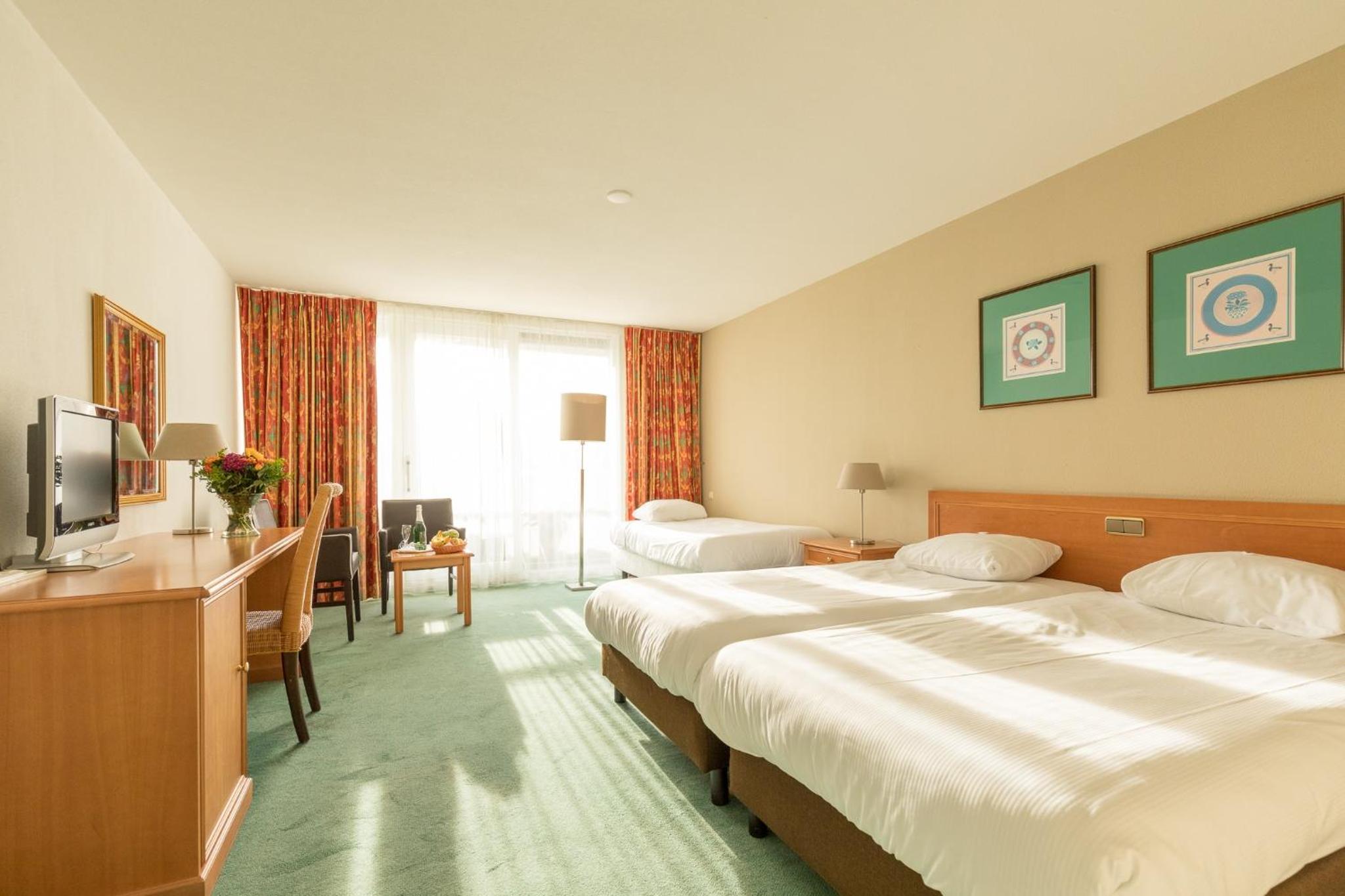 Standard Double Room with Balcony - Photo 5