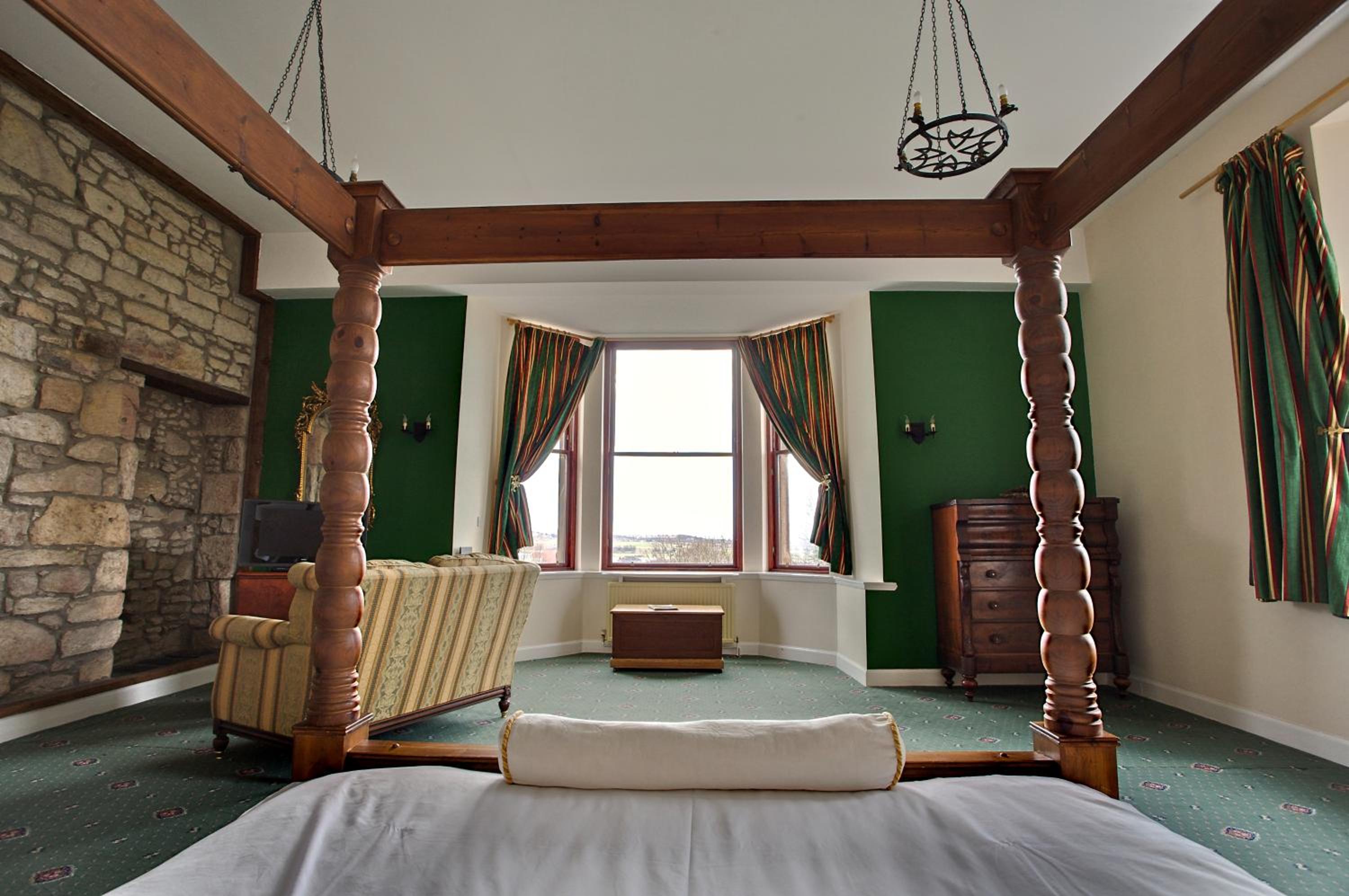 Four Poster Room photo 1