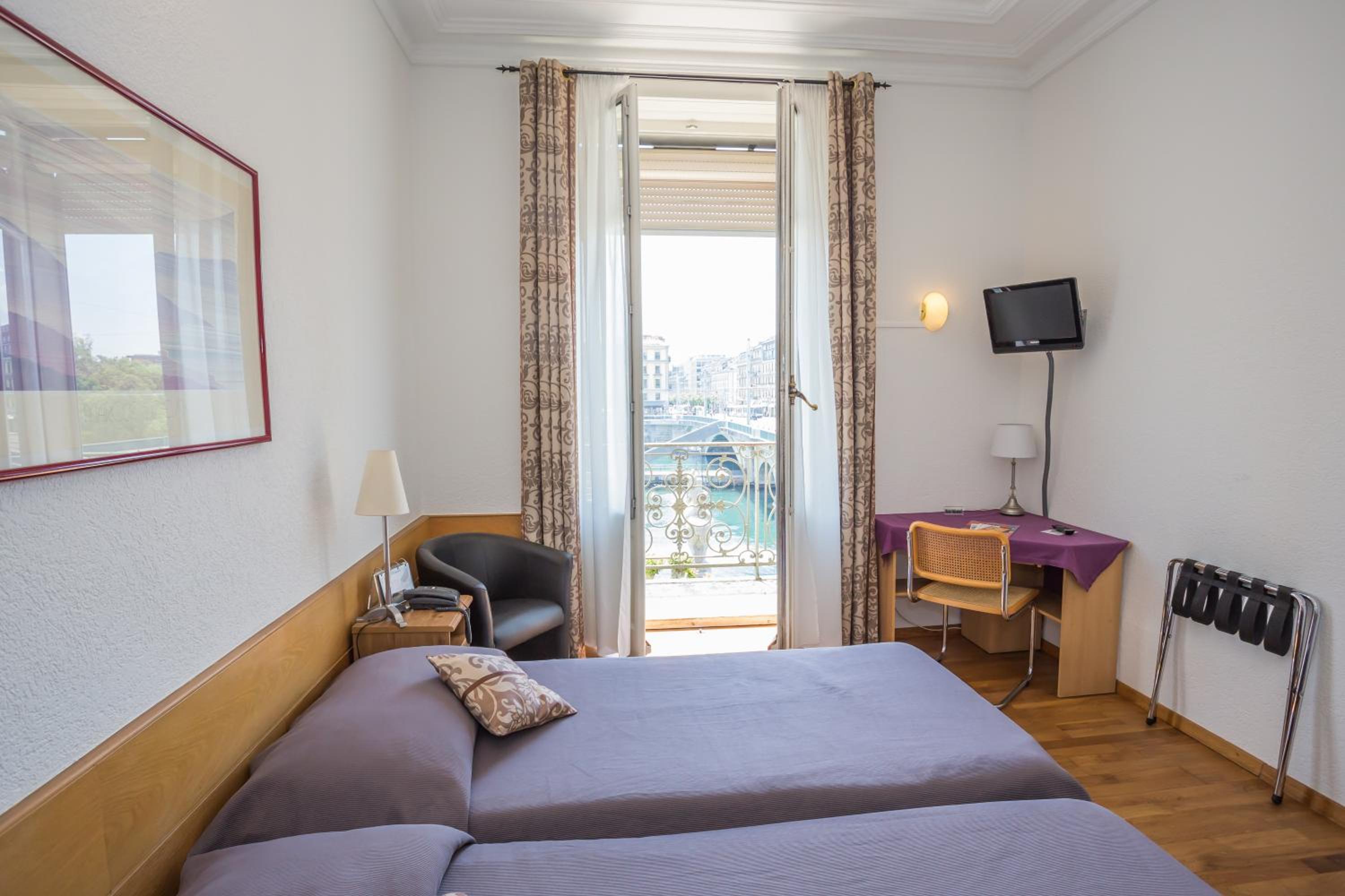 Double Room - Photo 1