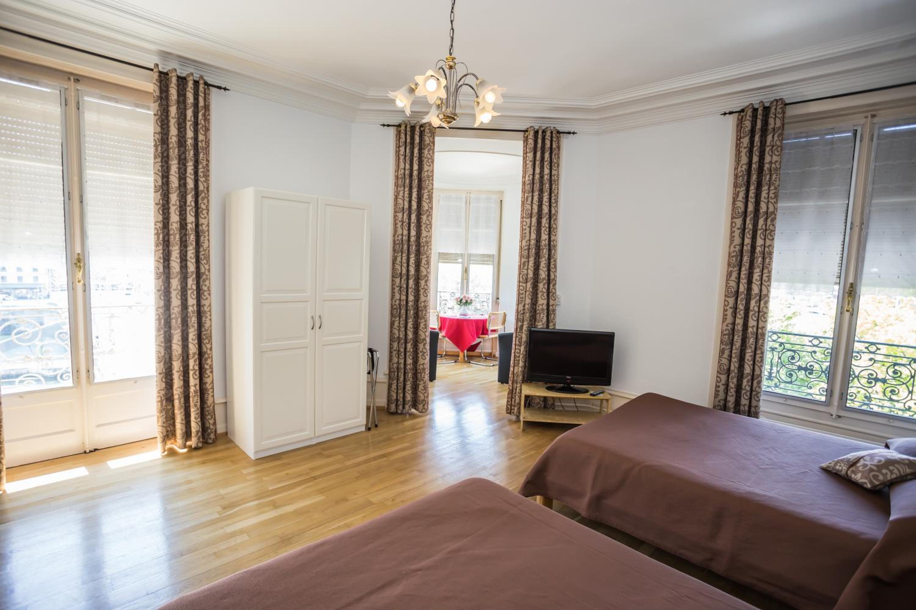 Double Room - Photo 7