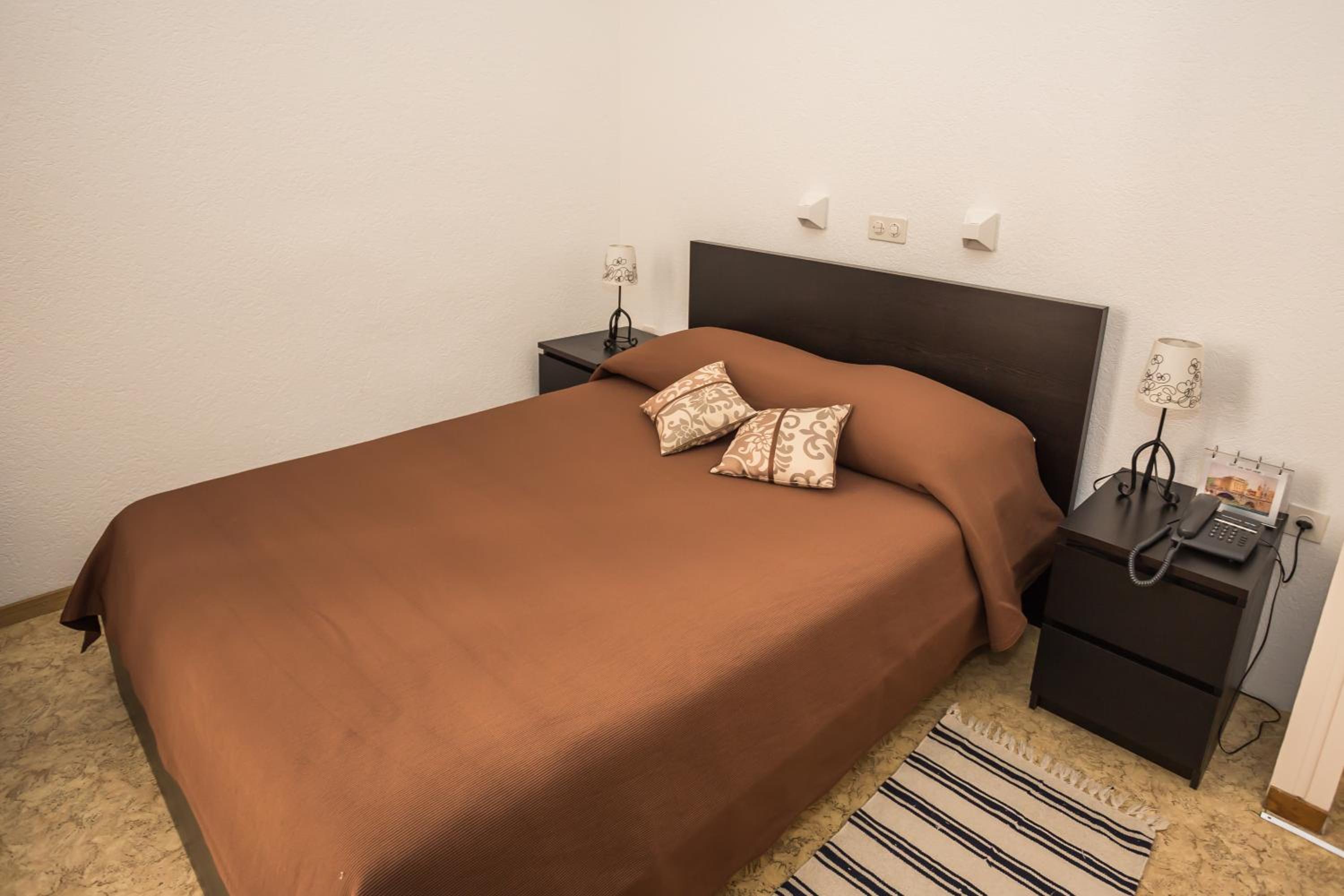 Double Room - Photo 16