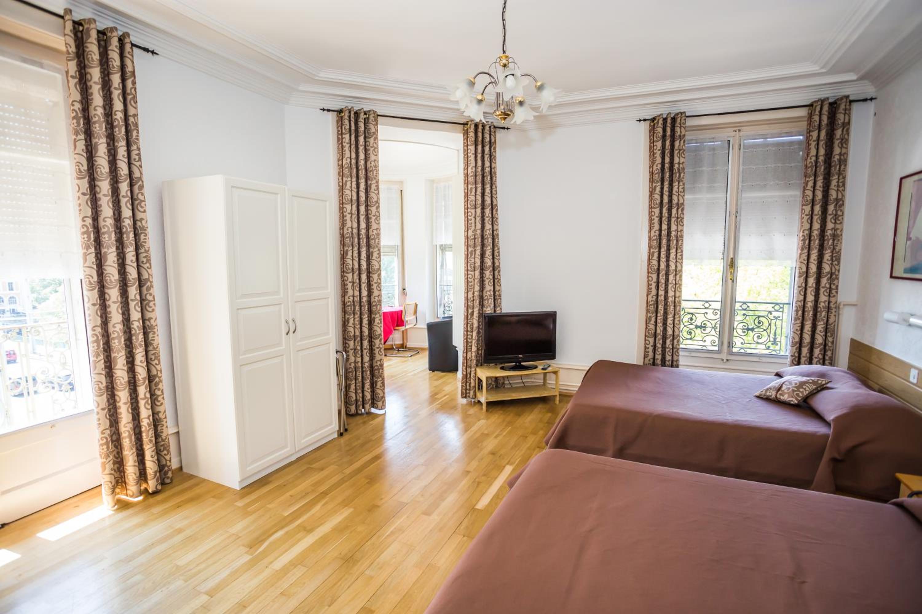 Double Room - Photo 10