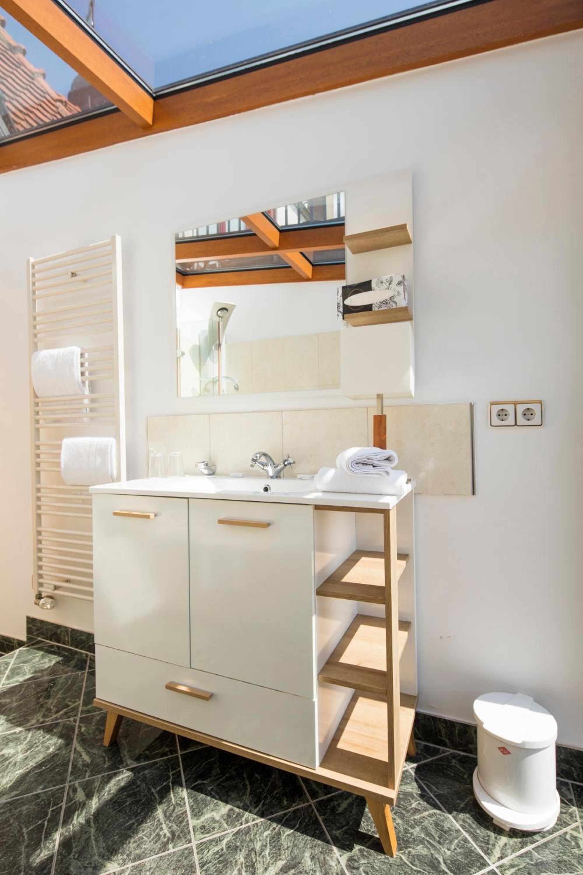 Superior Suite - Photo 15