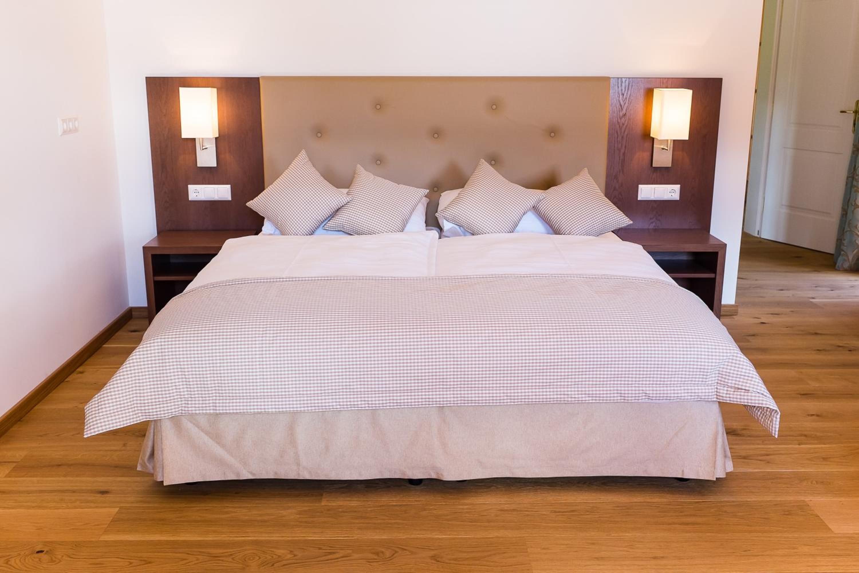 Junior Suite with Lake View photo 1