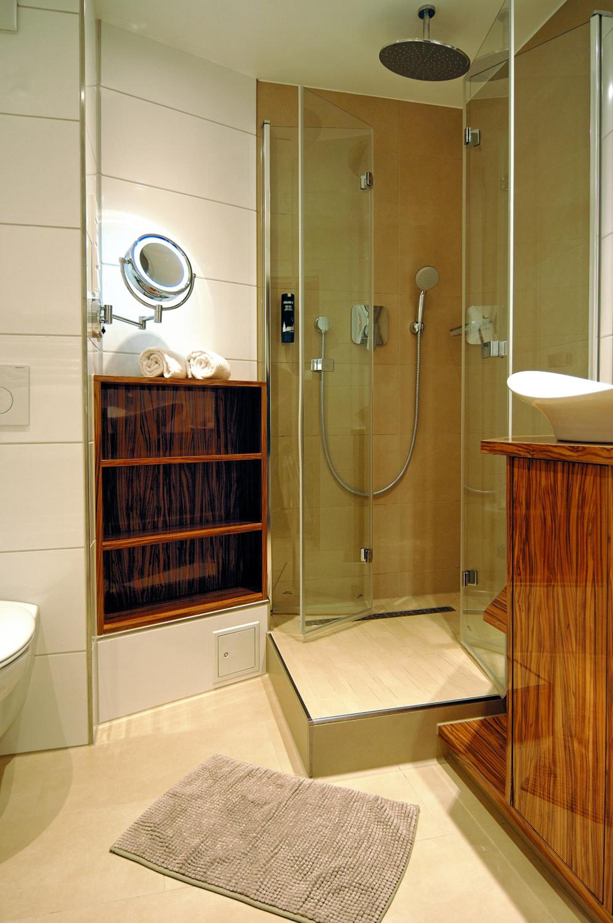 Deluxe Double Room with Shower - Photo 7