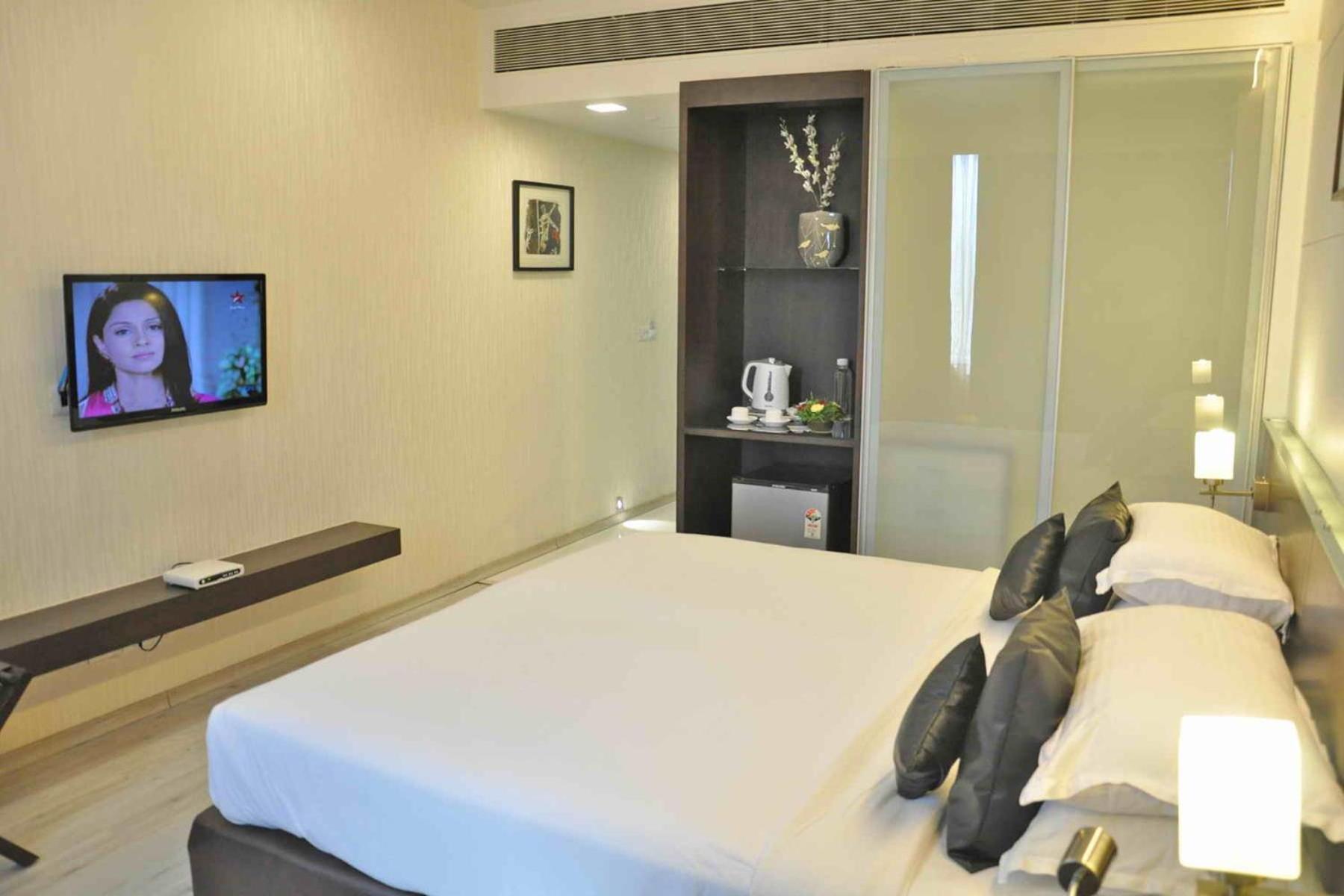 Superior King Room - Photo 1