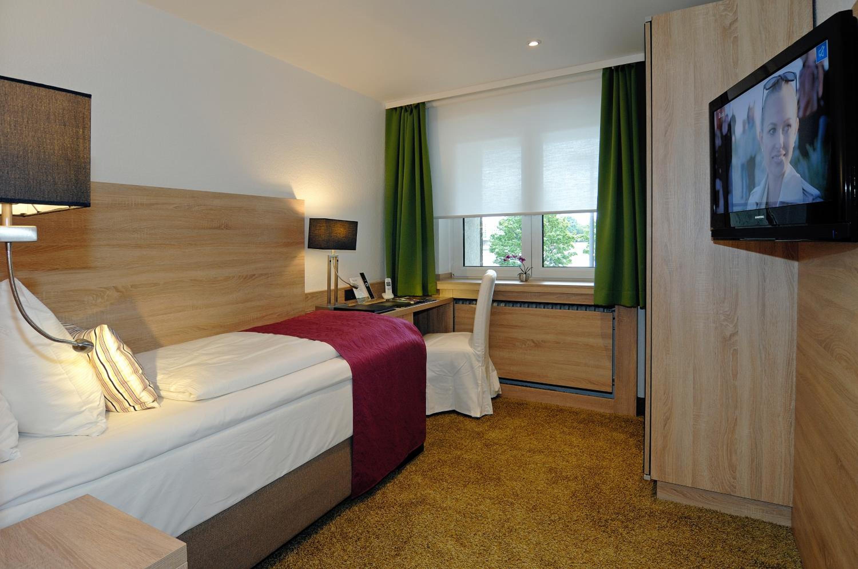 Deluxe Twin Room - Photo 2
