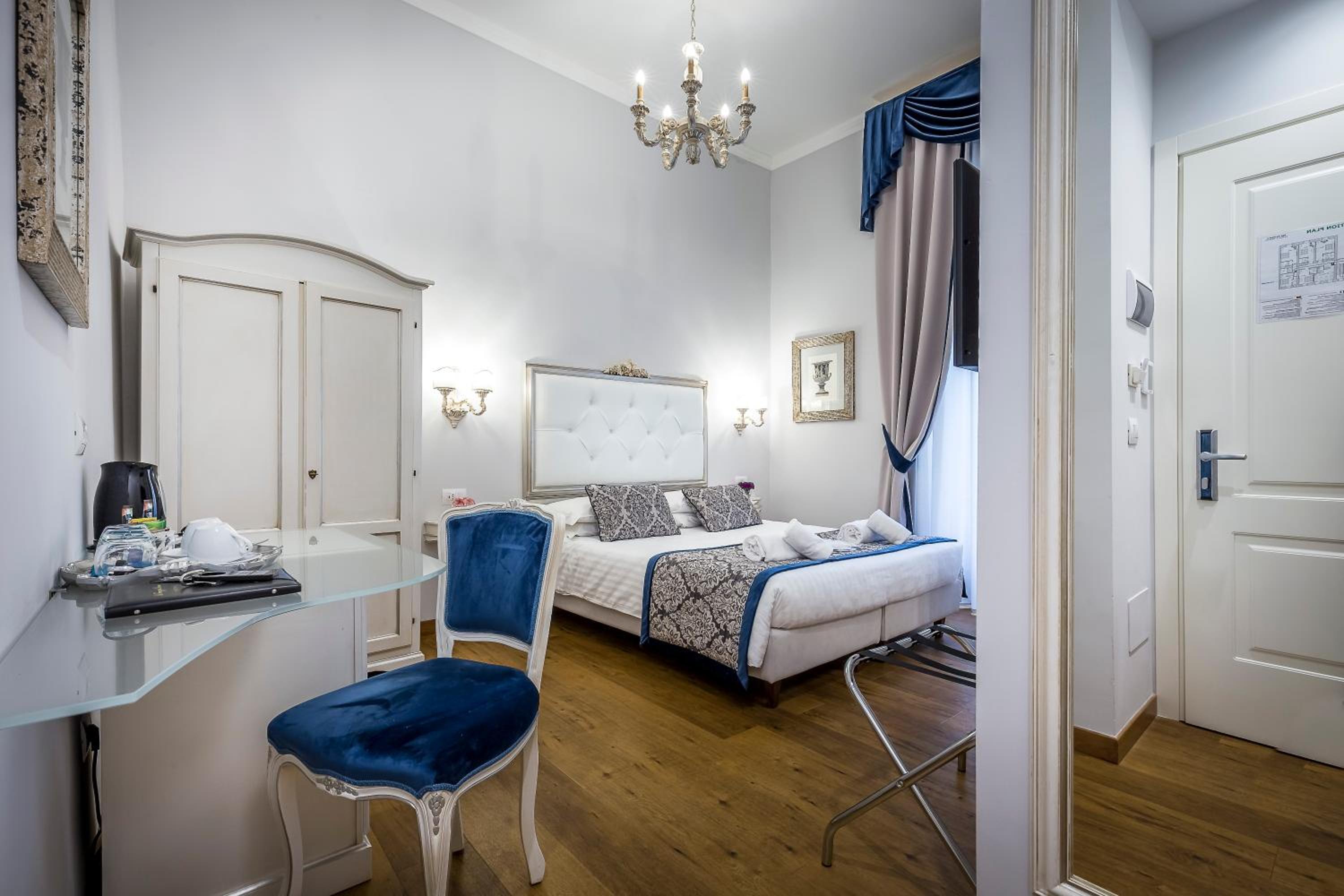 Standard Double or Twin Room photo 1