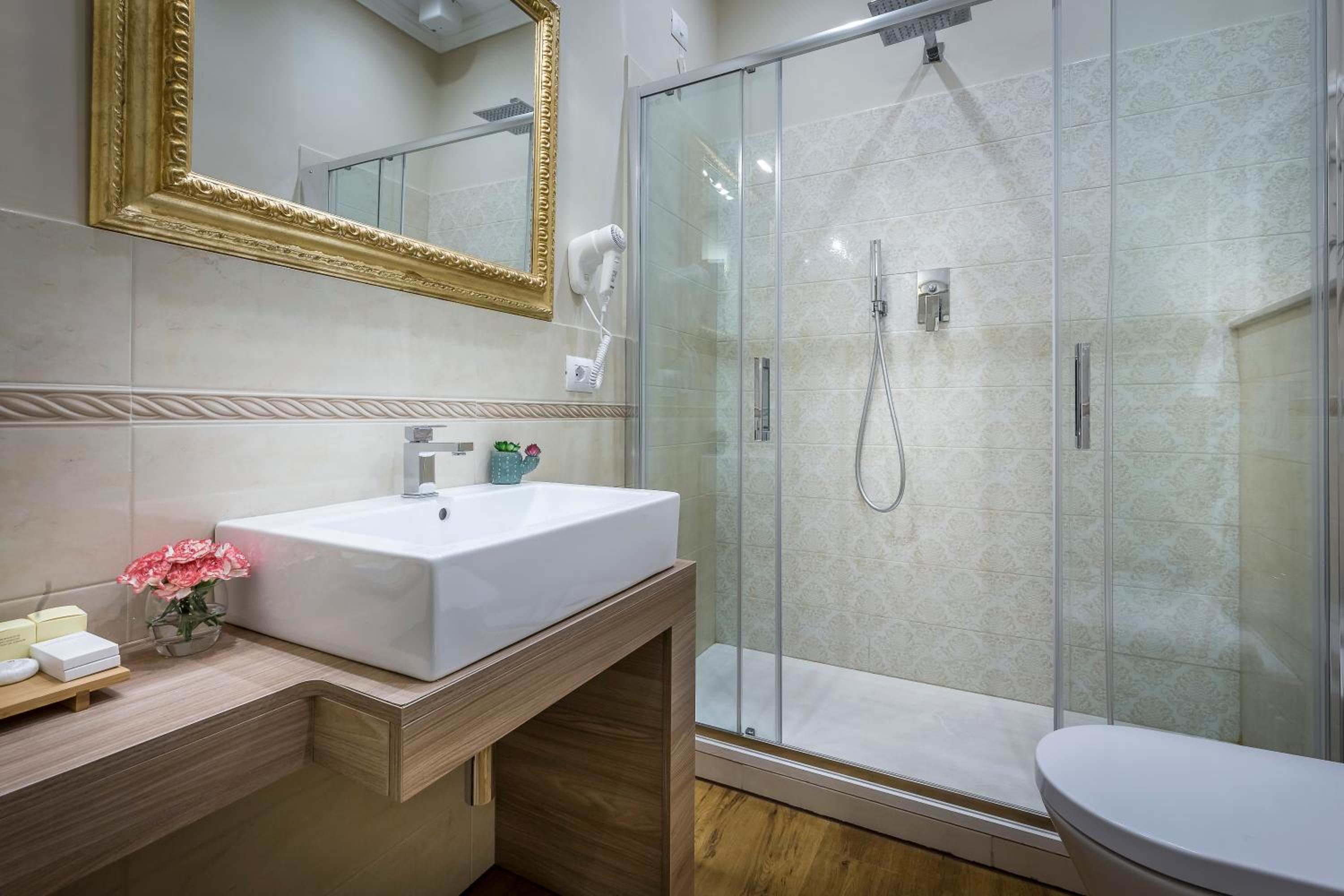 Deluxe Double or Twin Room photo 2