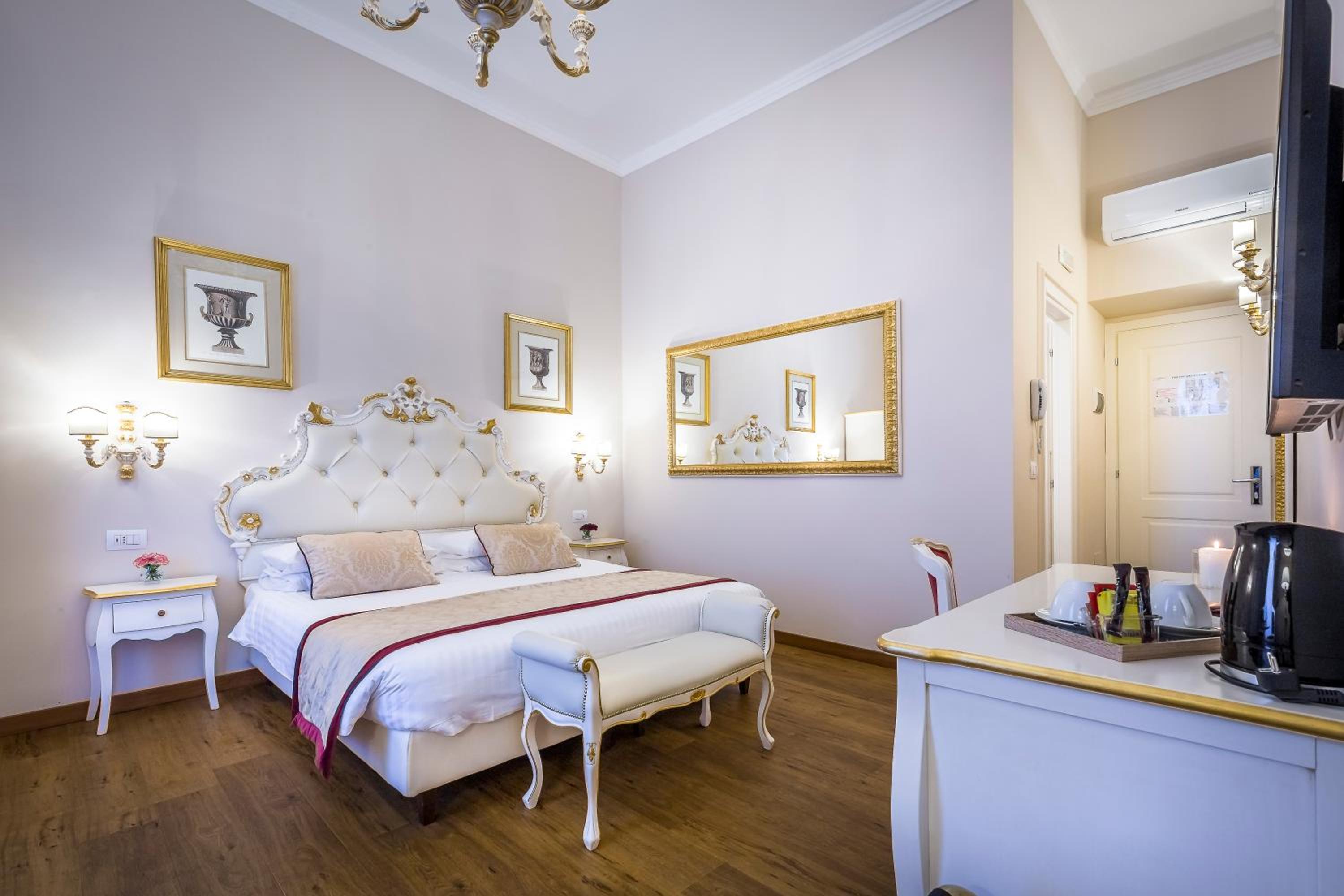 Deluxe Double or Twin Room photo 1