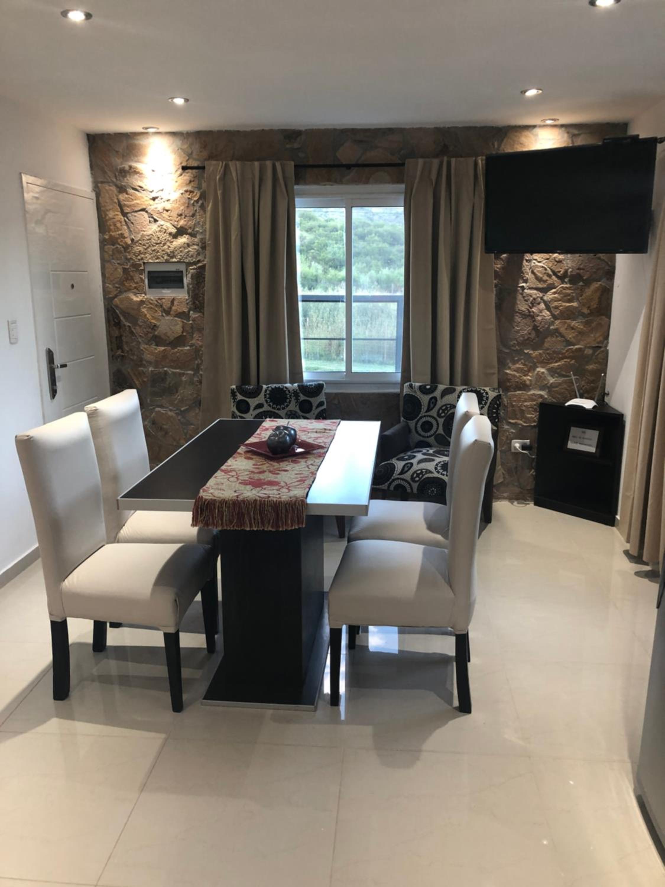 One-Bedroom House photo 3