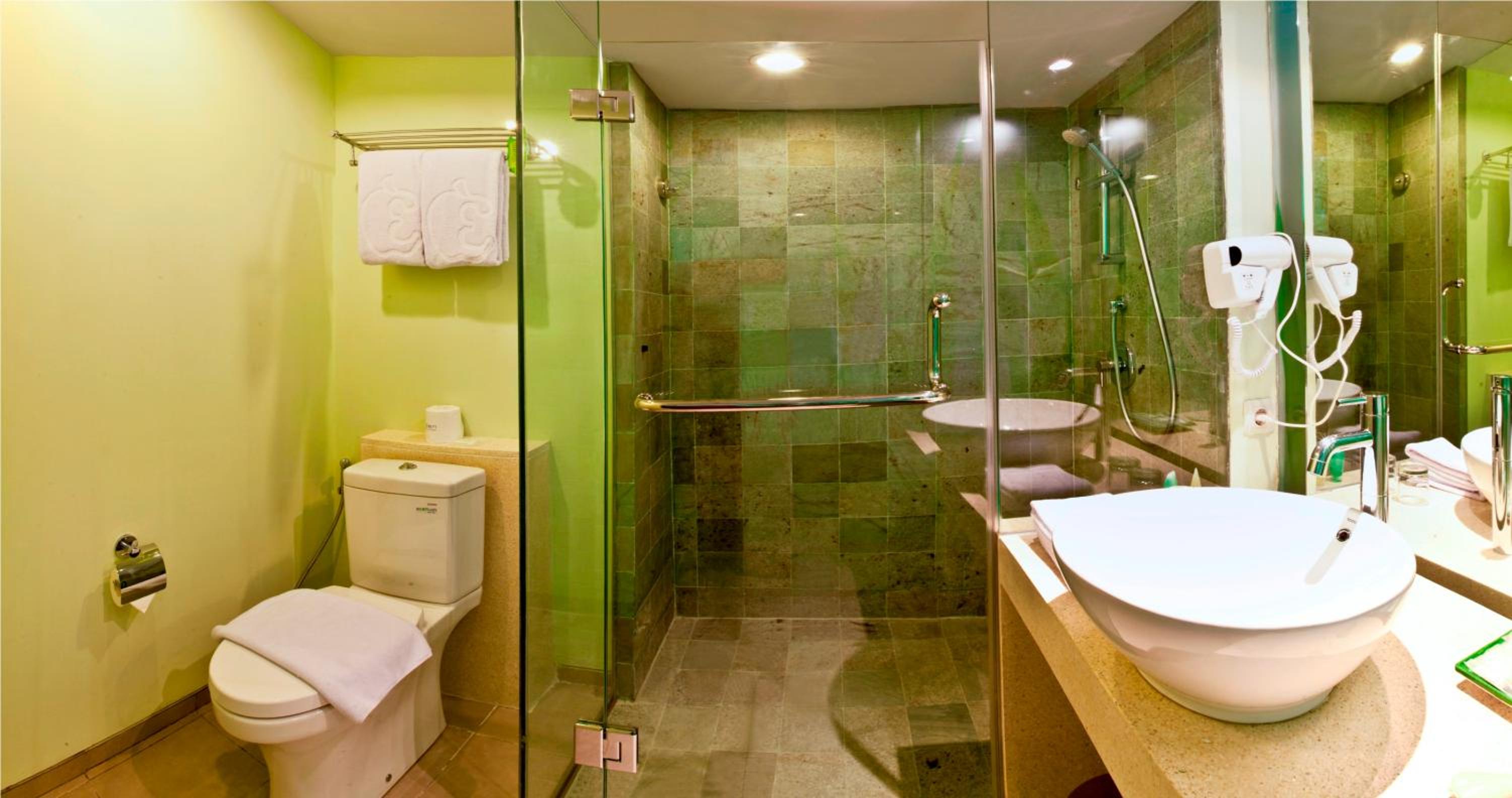 EDEN Room with Kids Pool Access photo 3