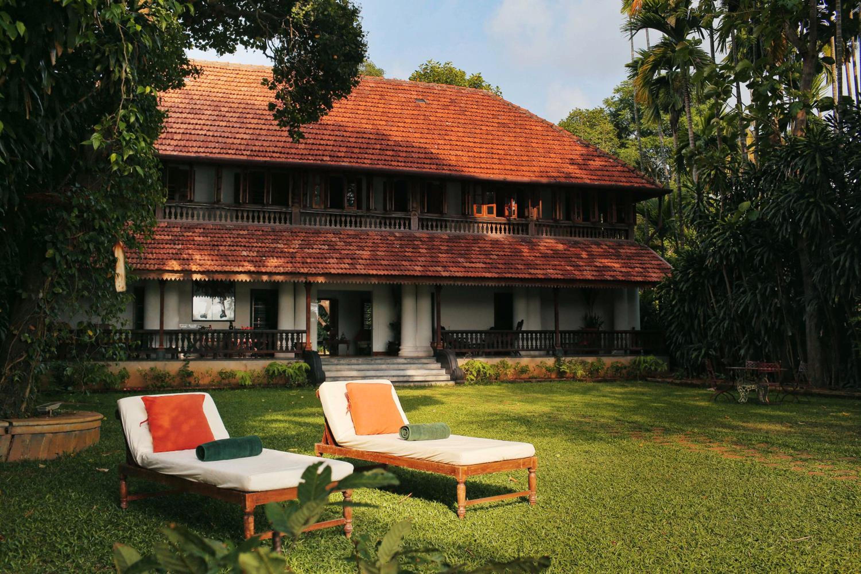Royal Mansion with Complimentary Sunset Cruise for (60mins) photo 3