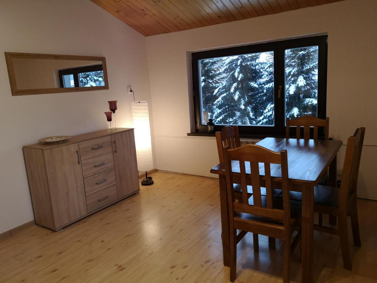Family Room with Mountain View photo 1