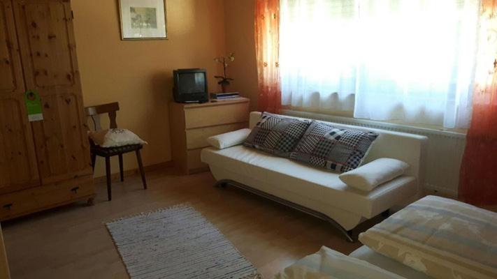 Twin Room with Extra Bed photo 3