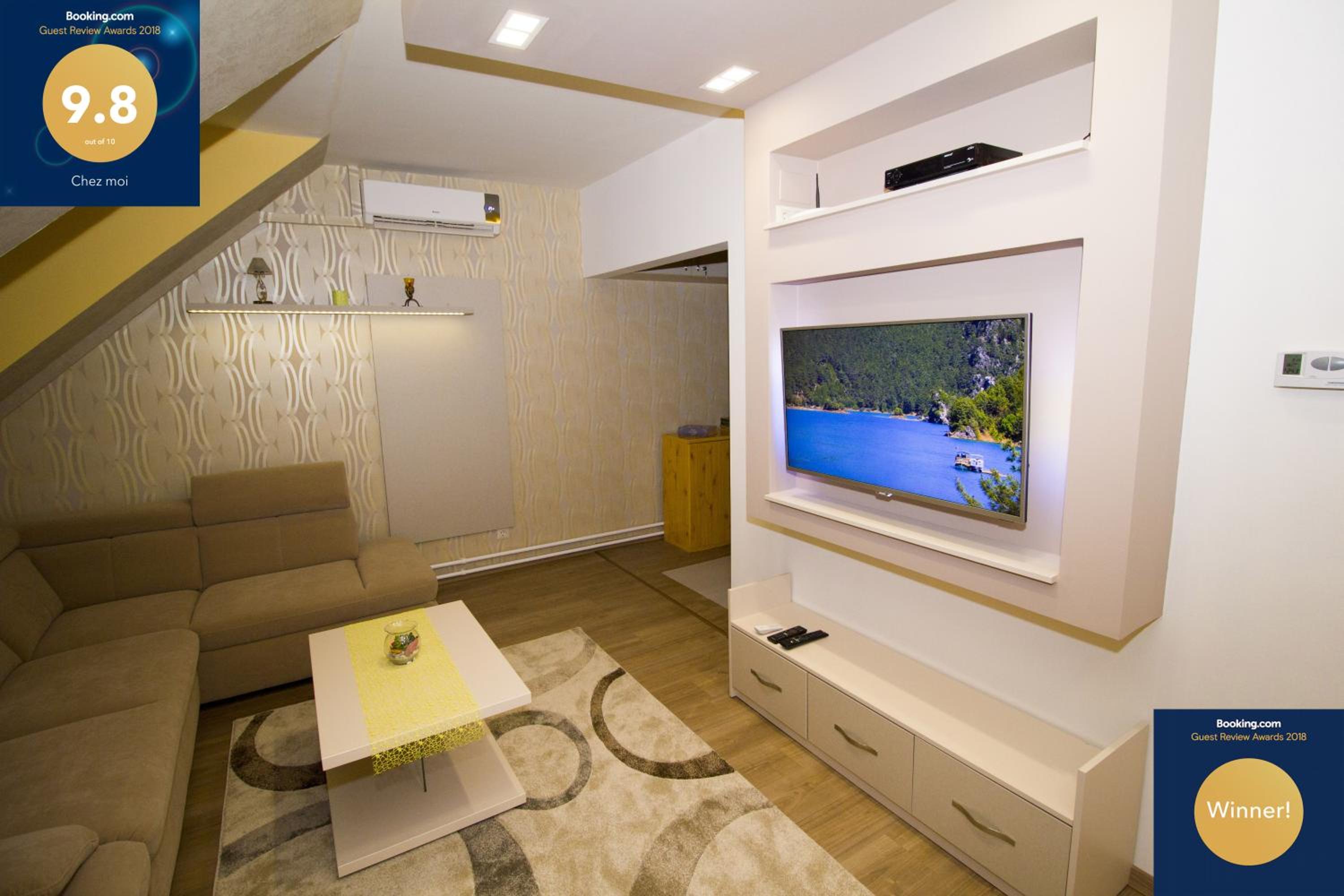 Apartment photo 1