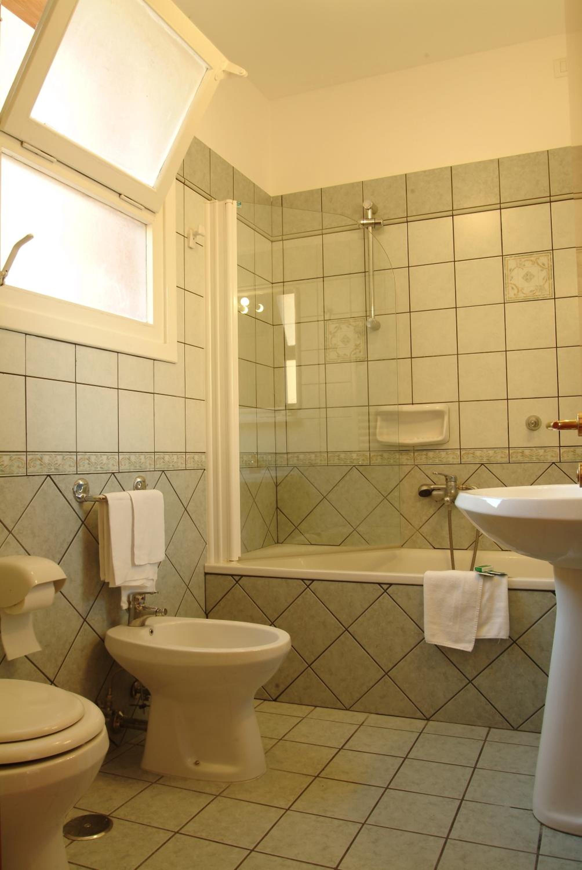 Triple Room photo 3