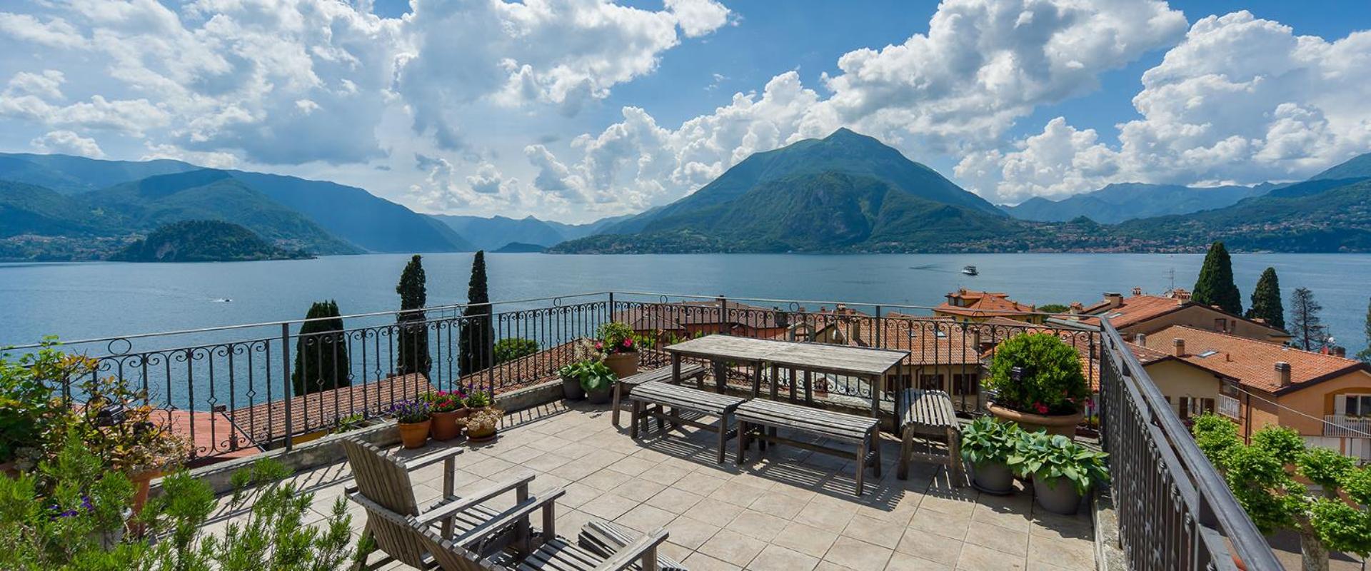 Apartment with Lake View photo 2