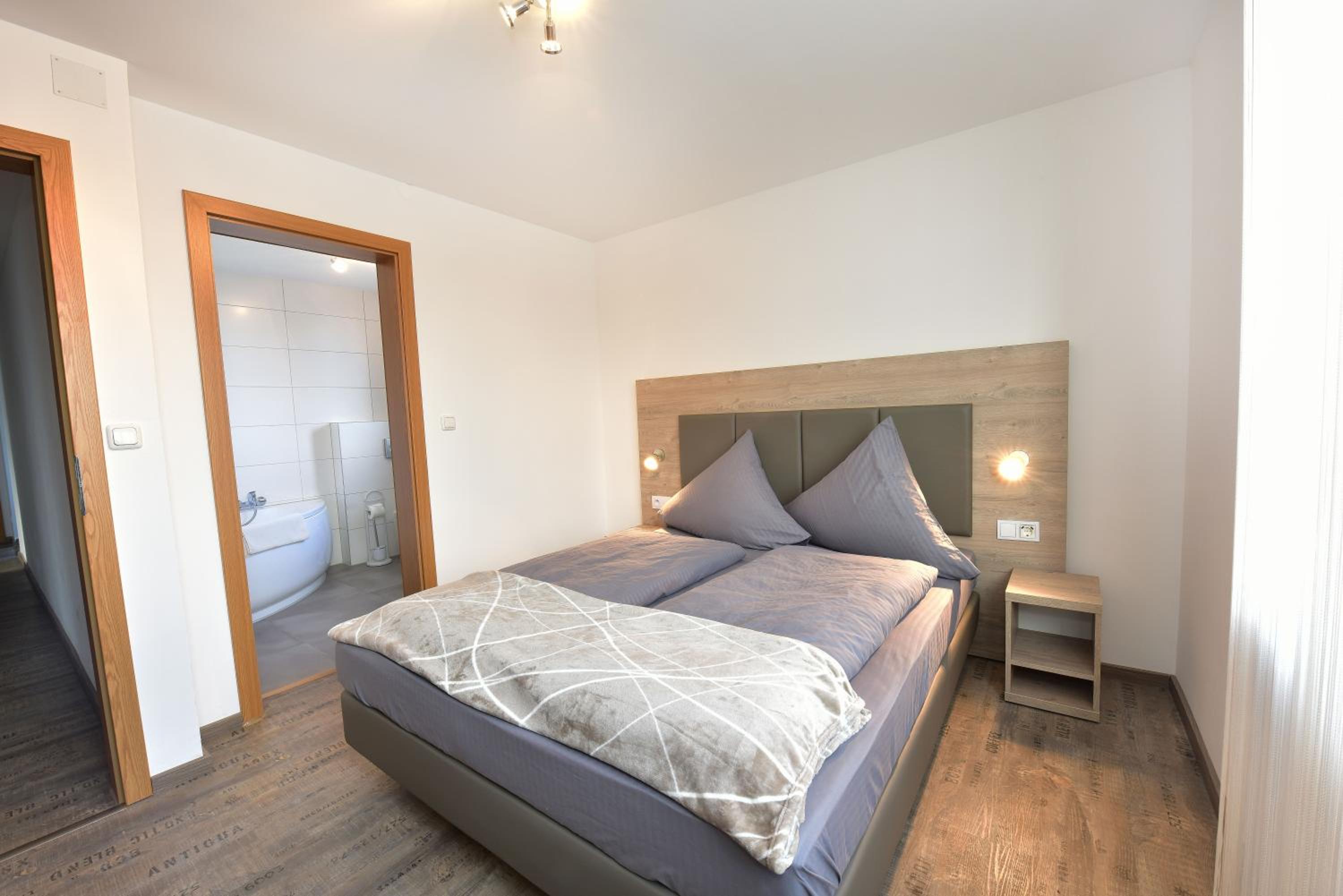Small Double Room photo 1