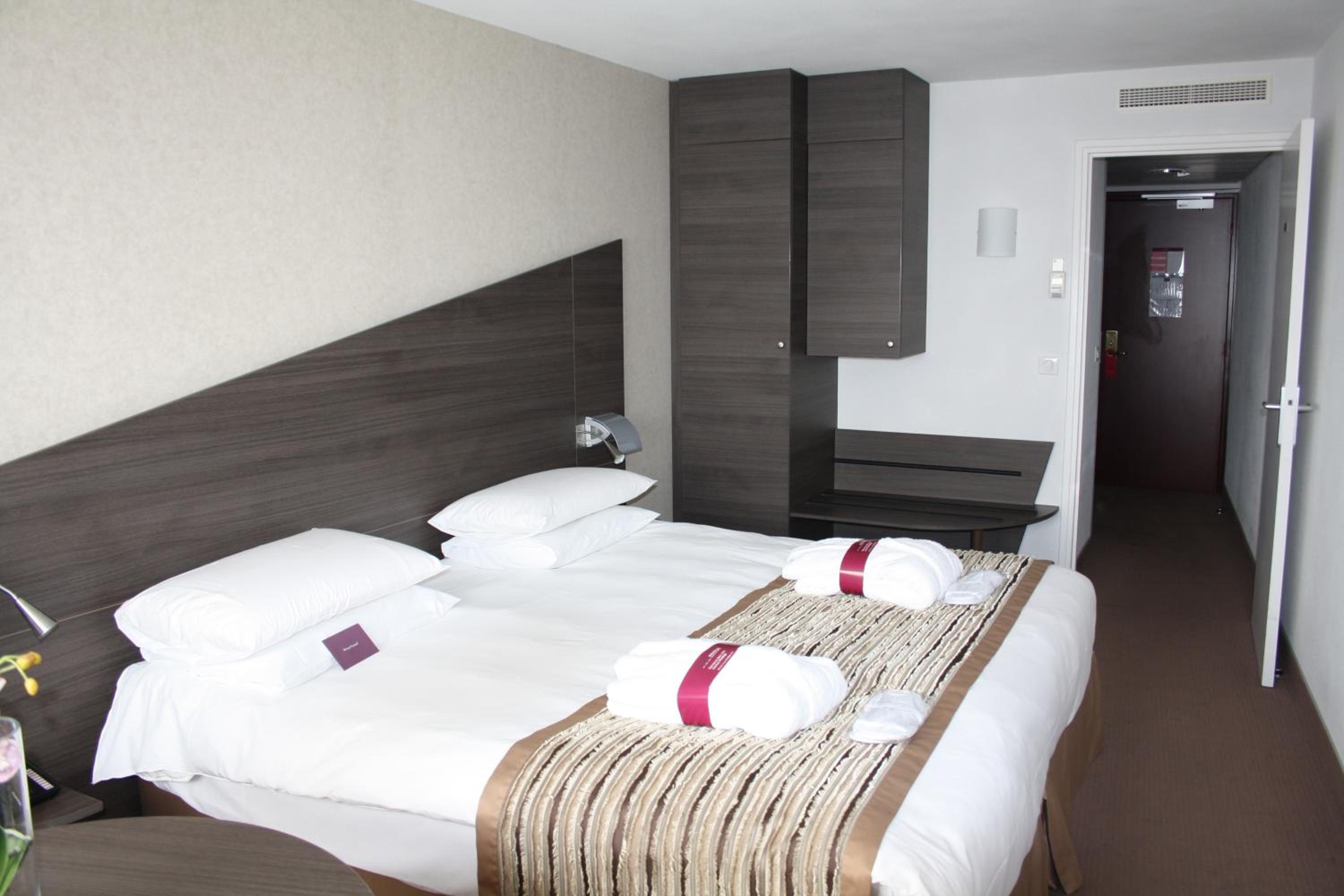 Privilege Room with 1 Double Bed - Photo 2