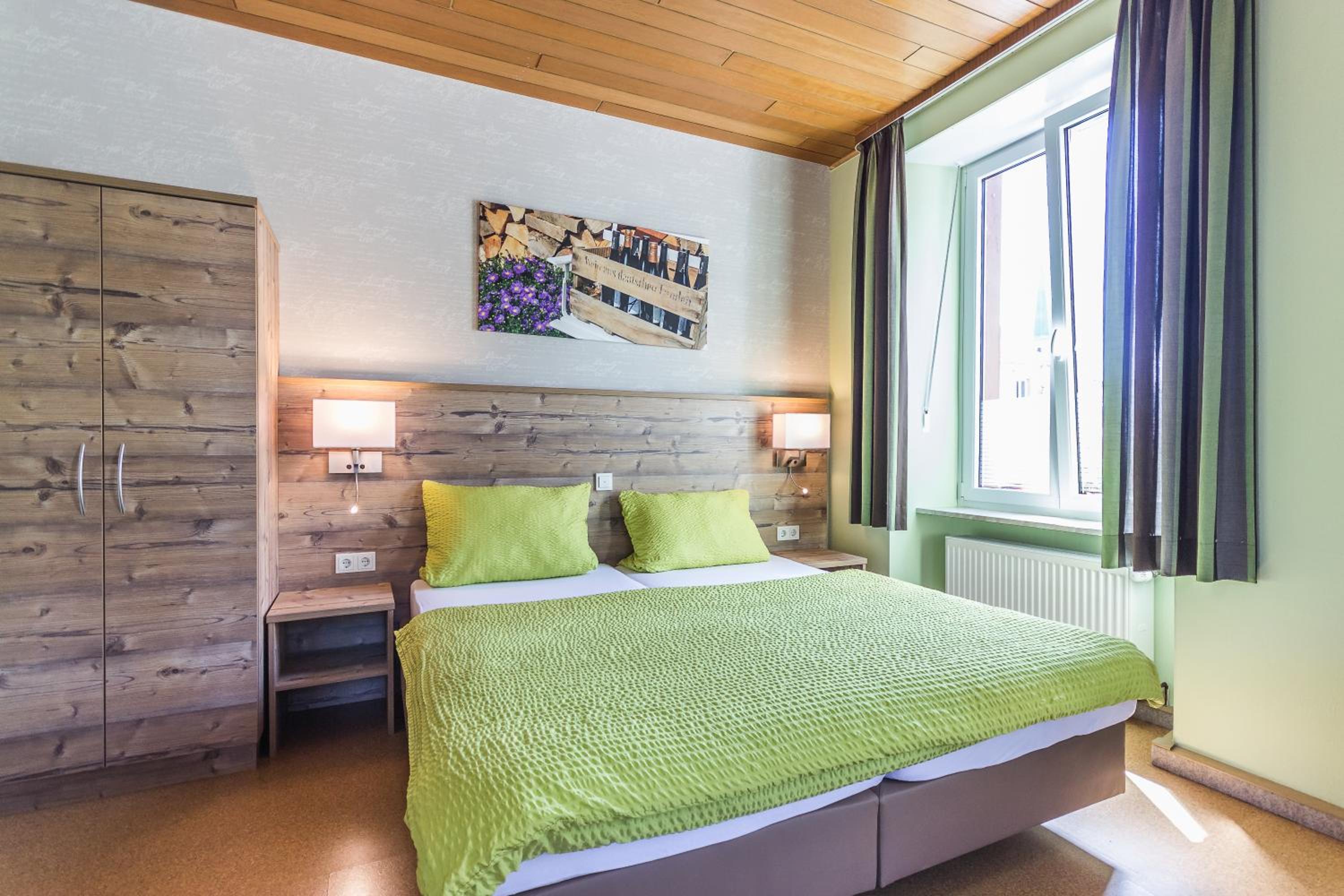 Classic Quadruple Room - Photo 1