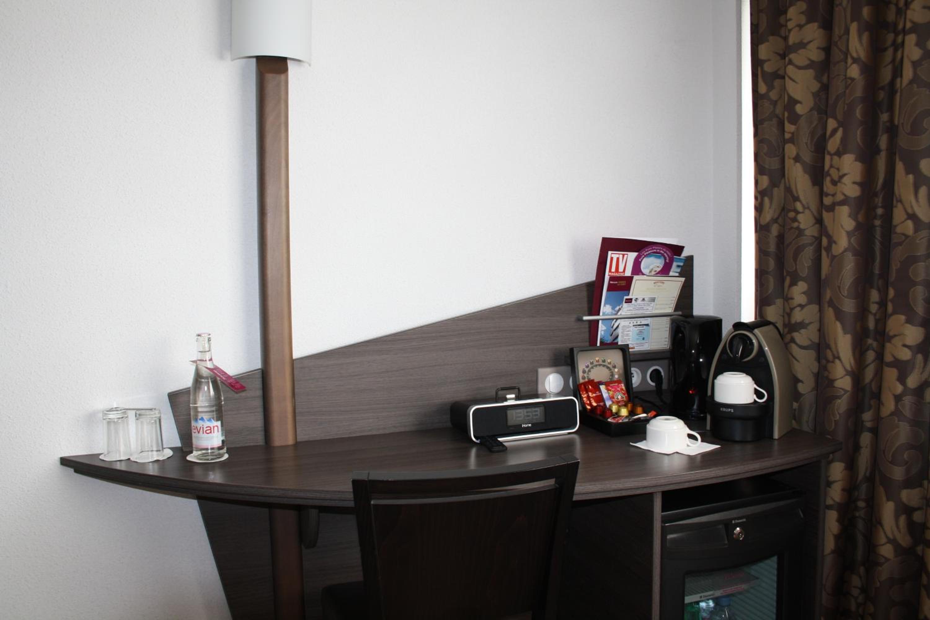 Privilege Room with 1 Double Bed - Photo 4